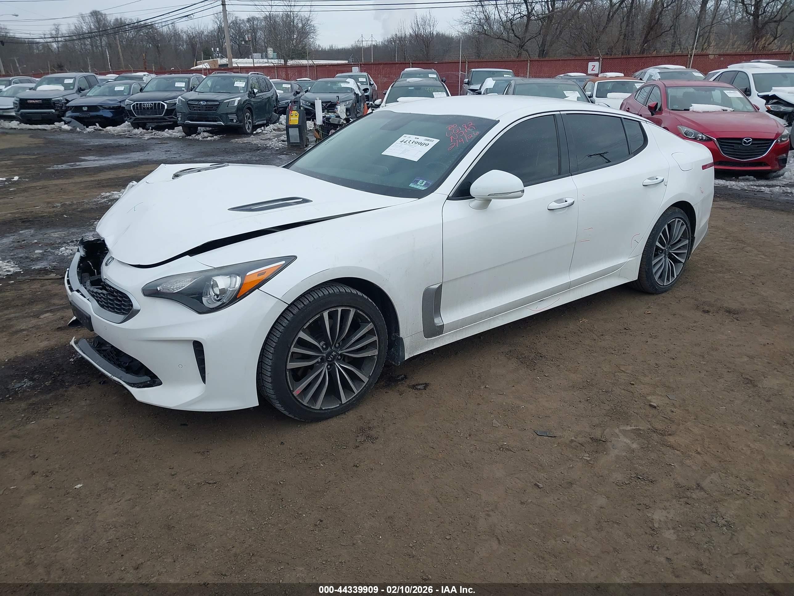 KIA STINGER image 2