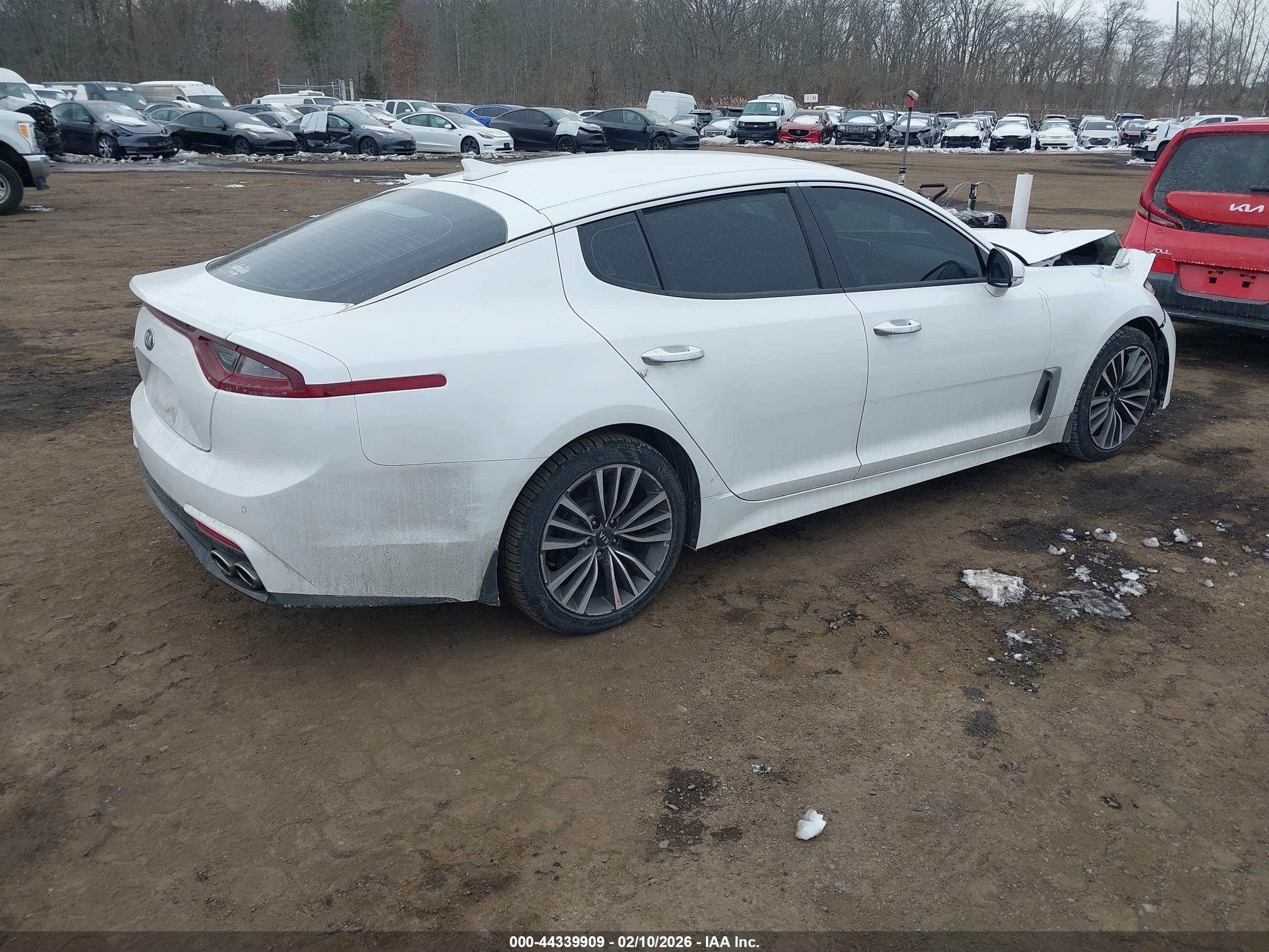KIA STINGER image 4