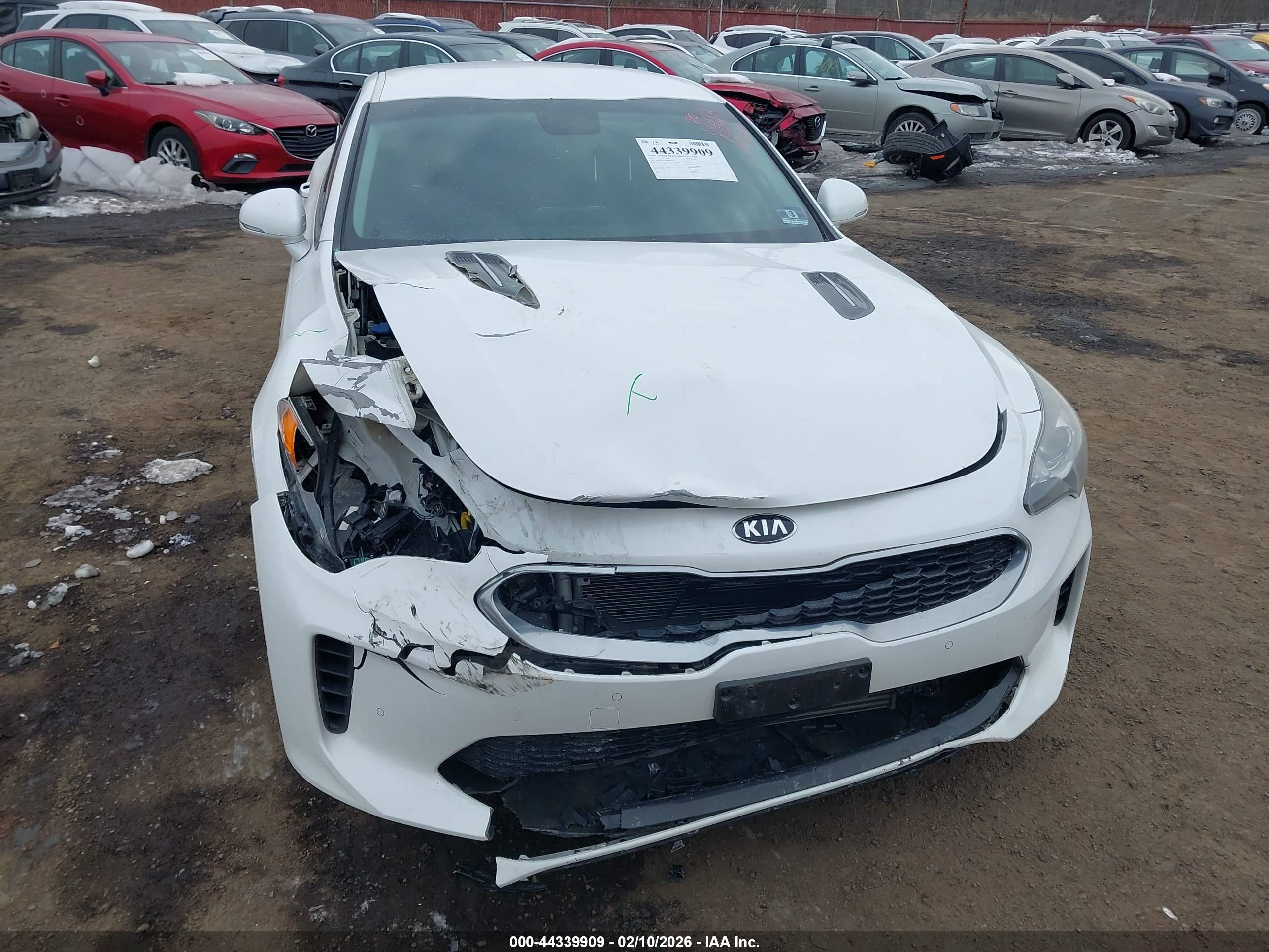 KIA STINGER image 6