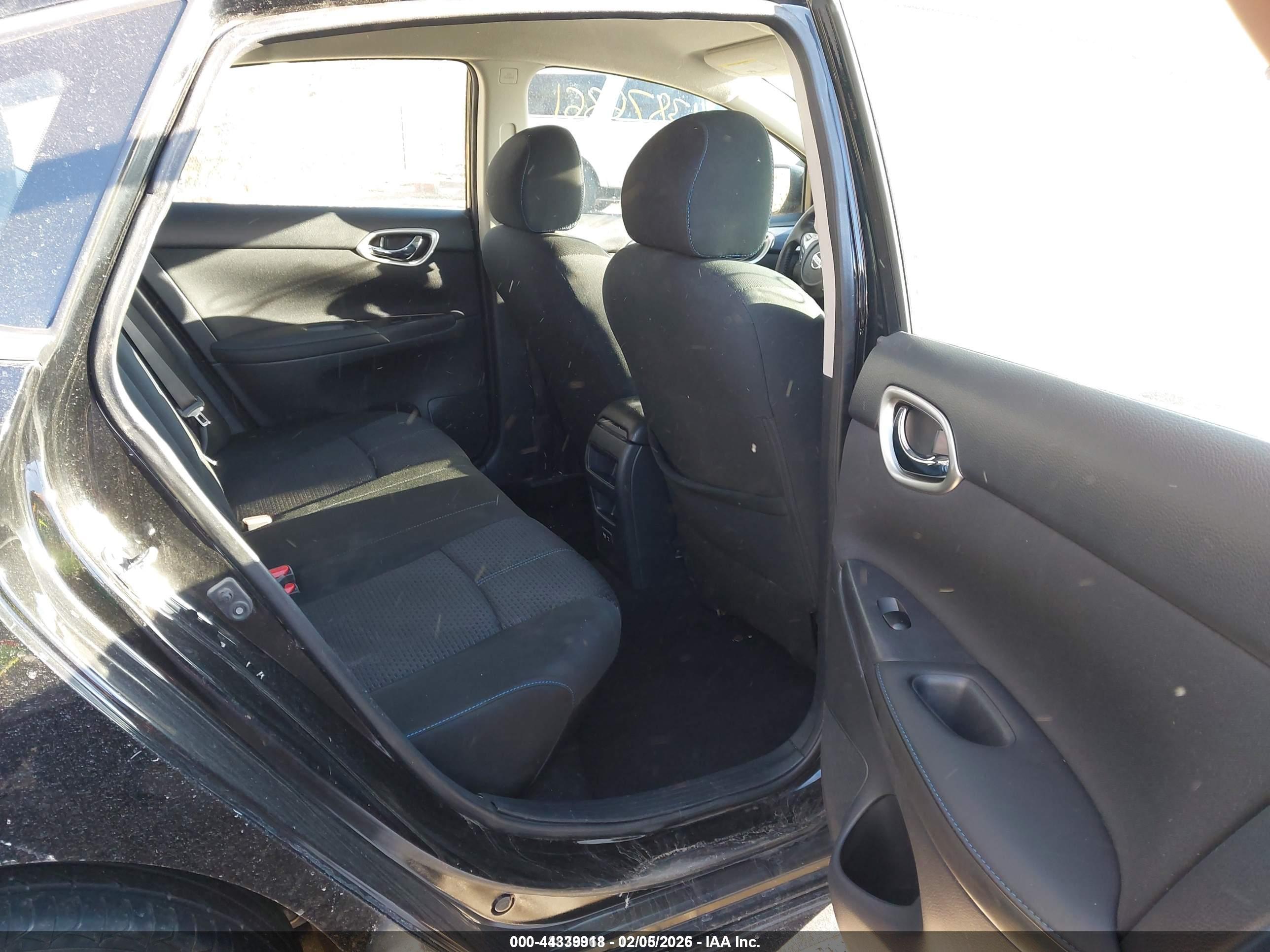 NISSAN SENTRA image 8