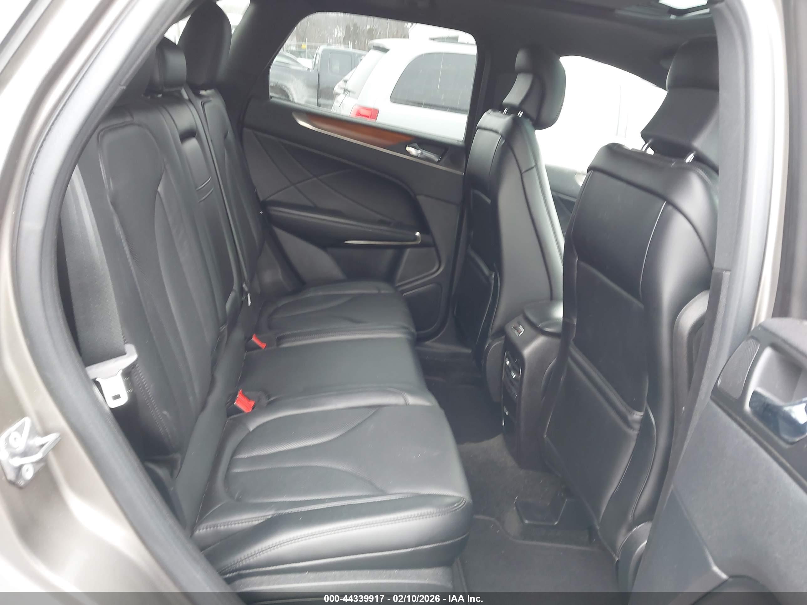 LINCOLN MKC image 8