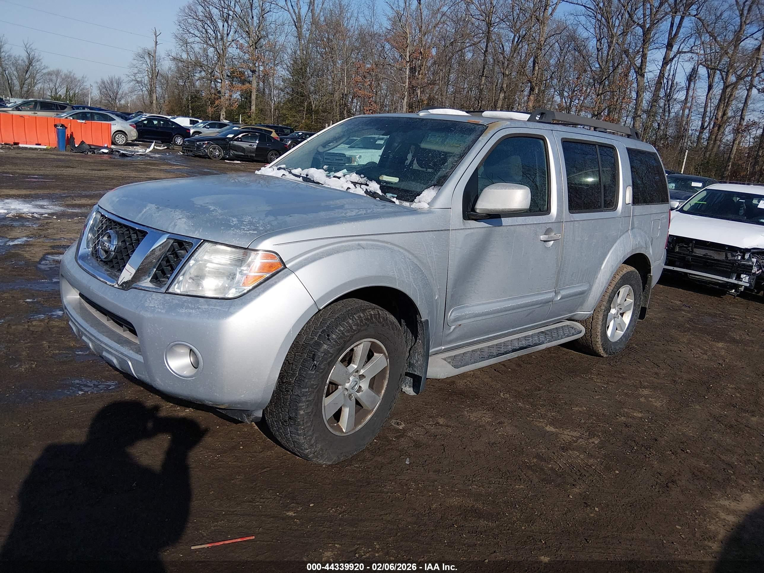 NISSAN PATHFINDER image 2