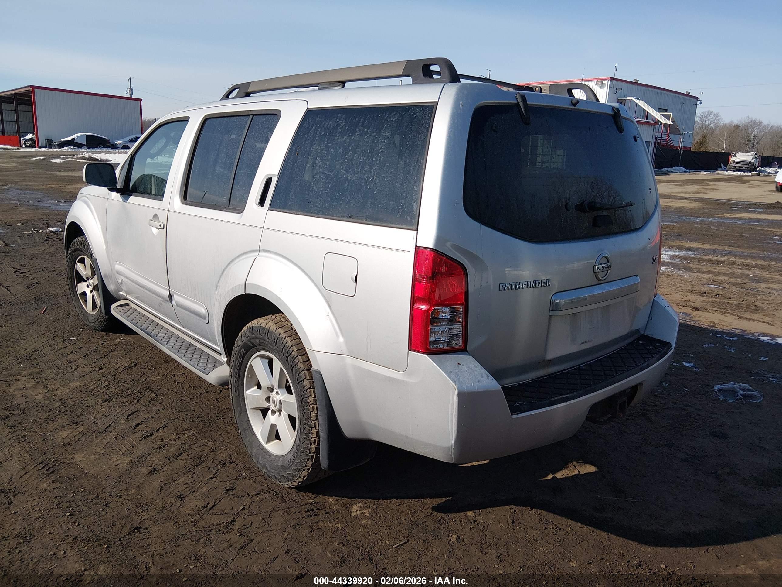 NISSAN PATHFINDER image 3