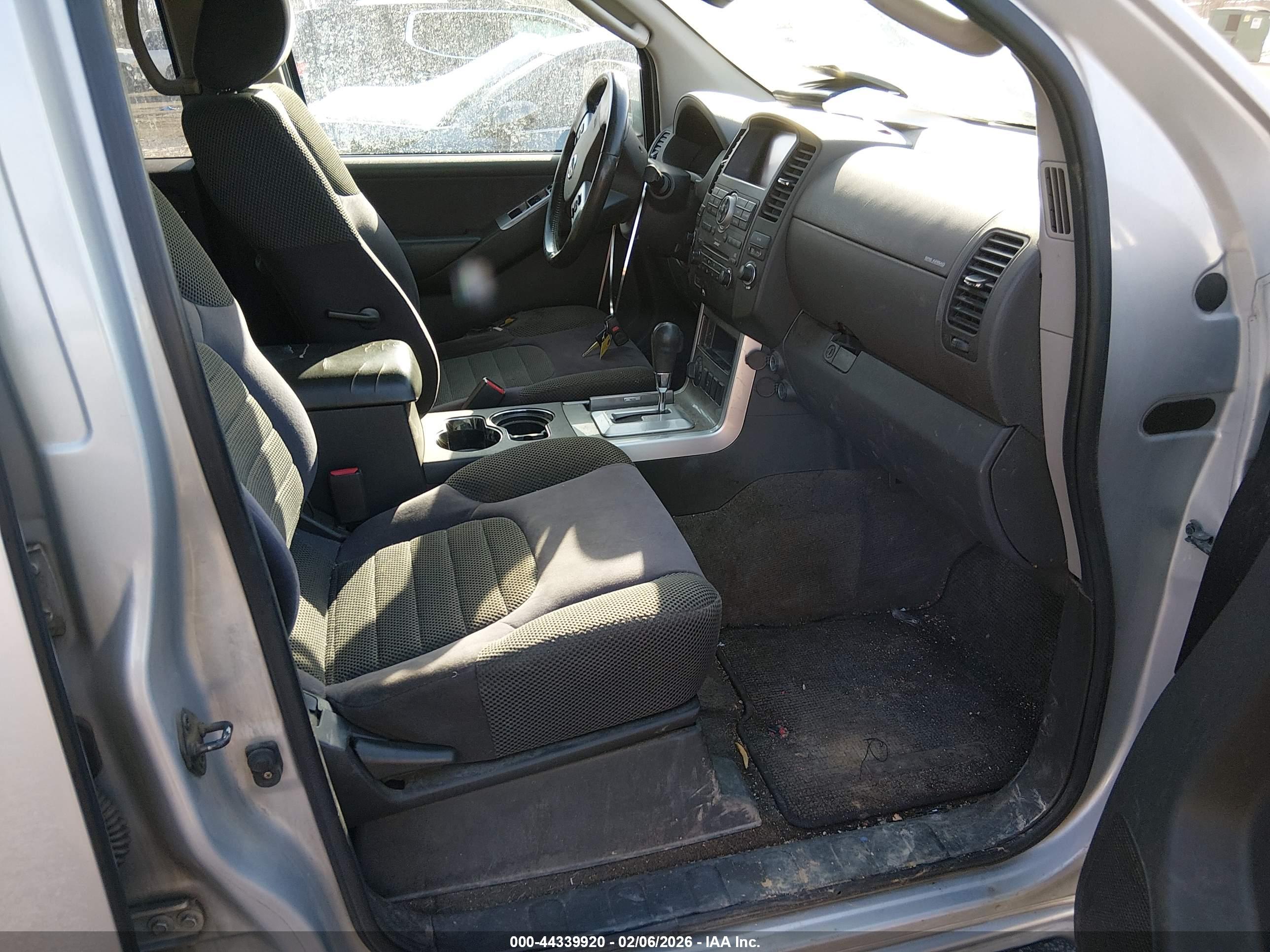 NISSAN PATHFINDER image 5