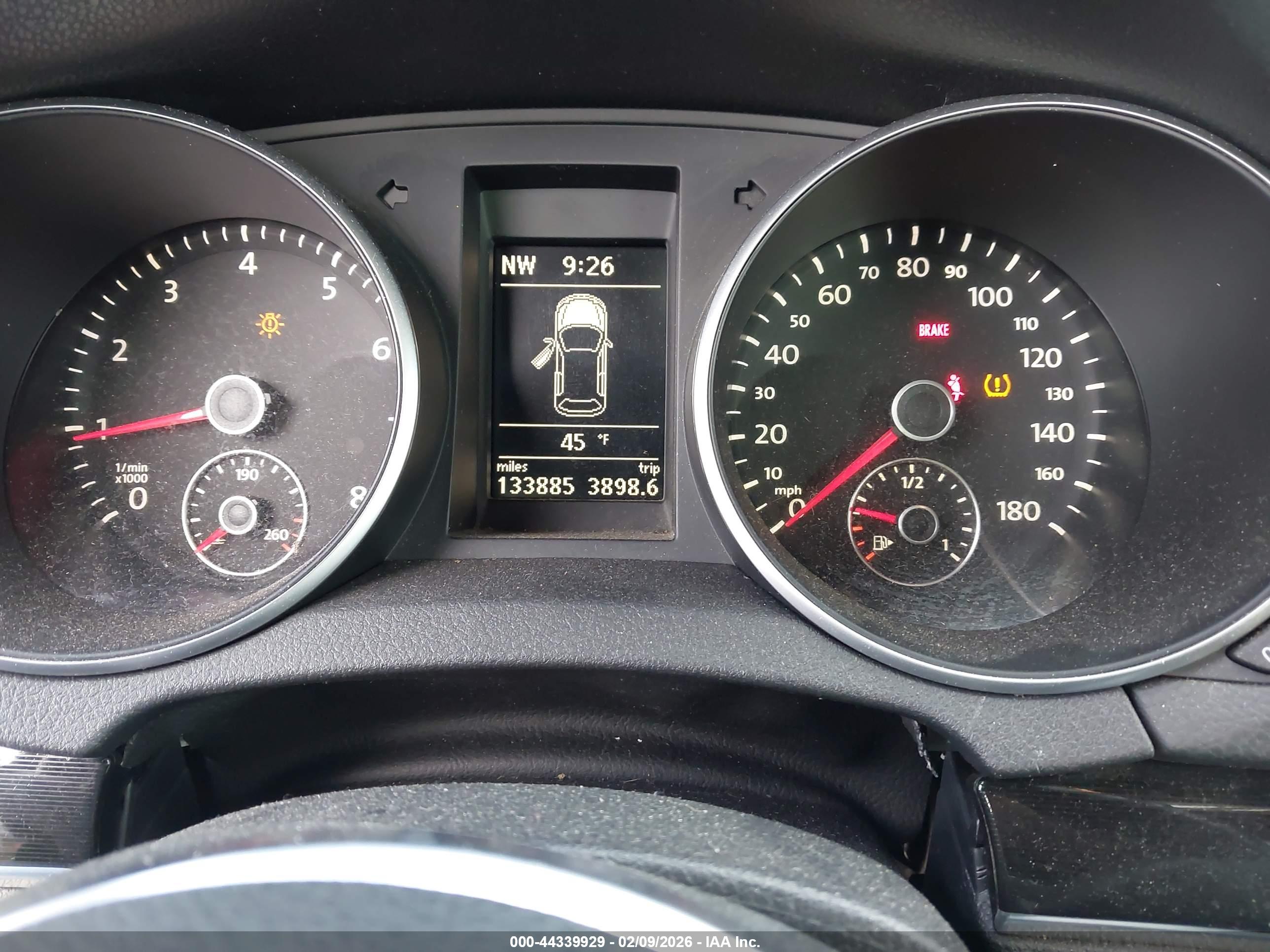 VOLKSWAGEN GTI image 7