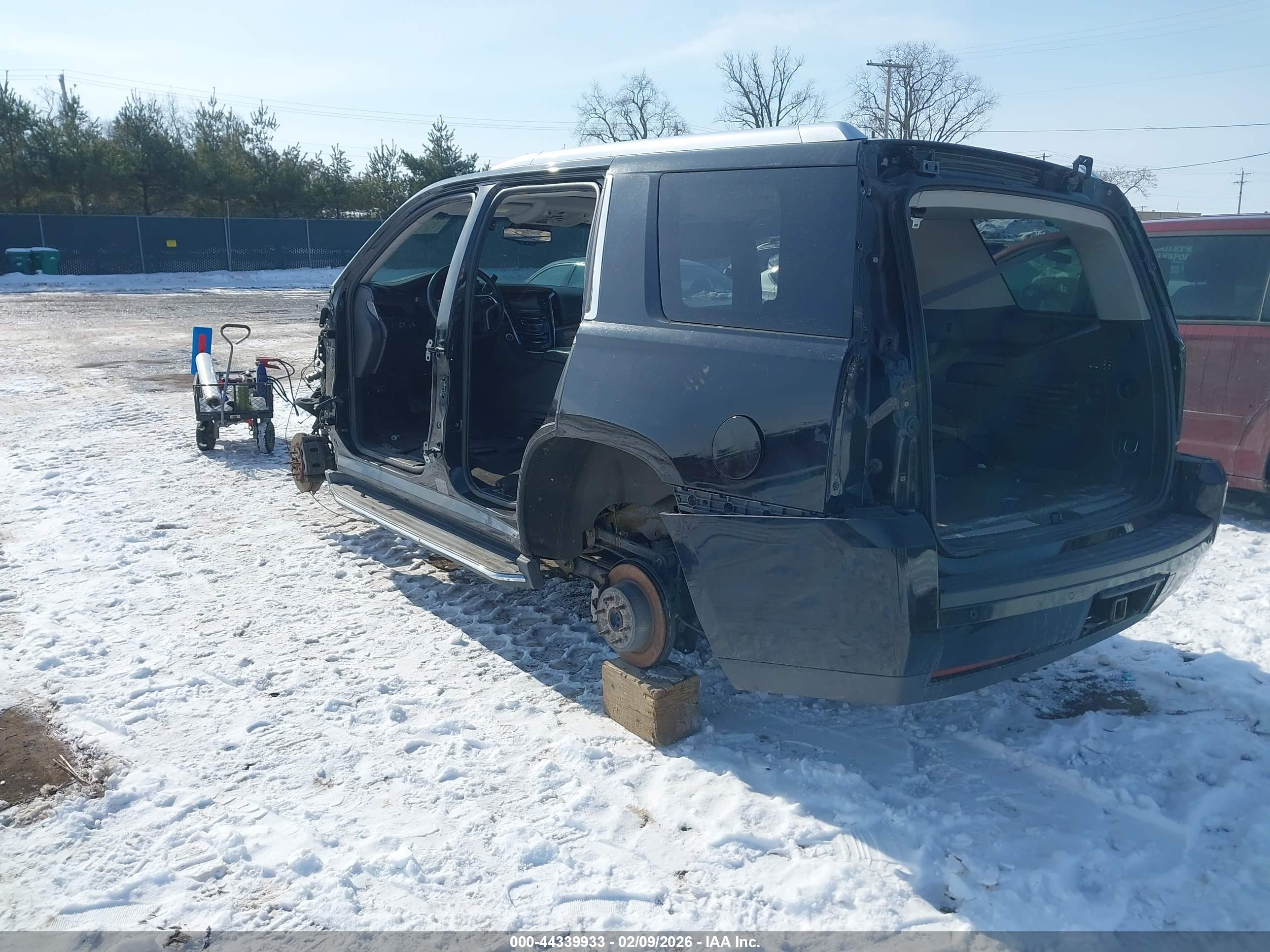 CADILLAC ESCALADE image 3