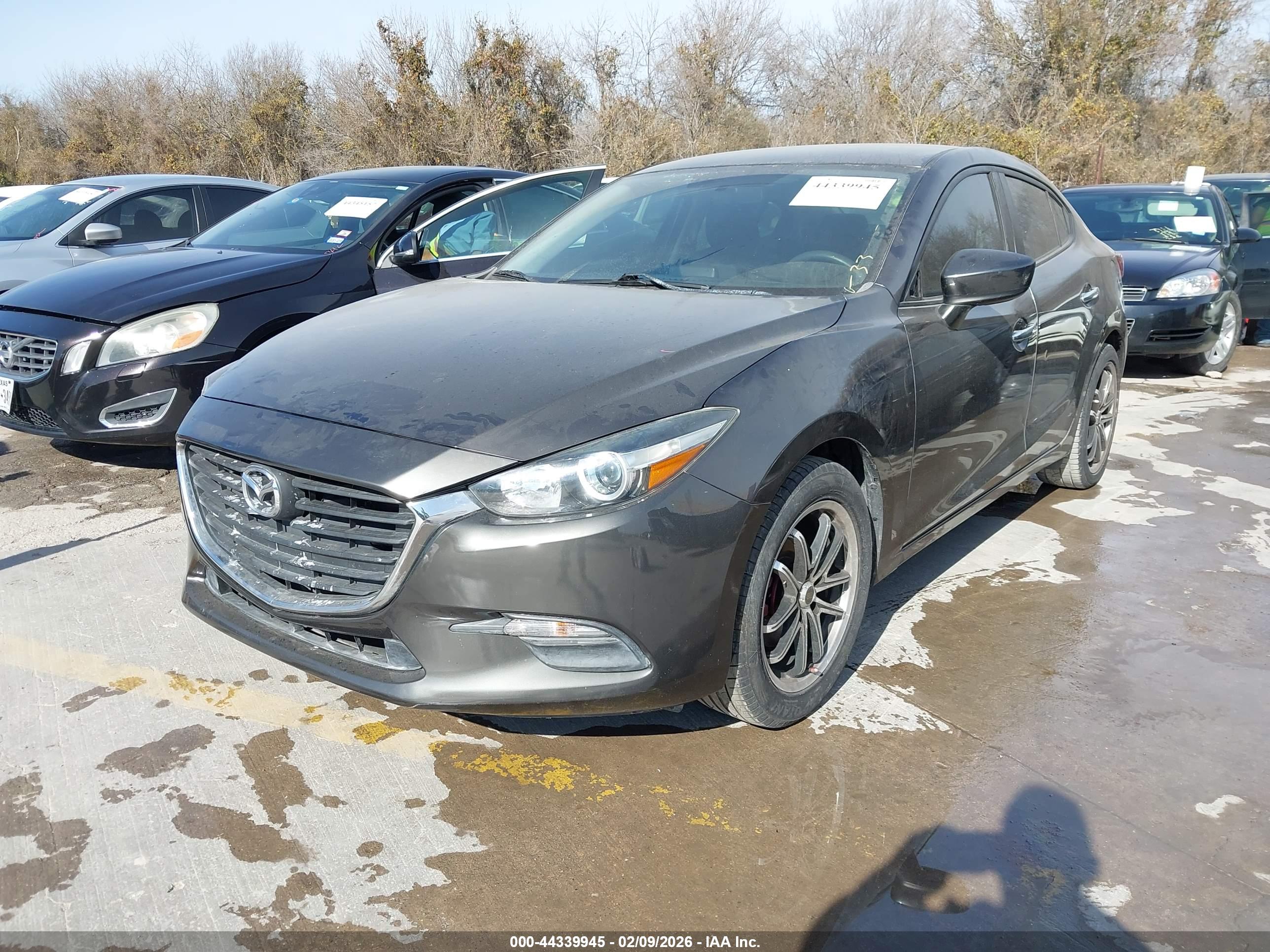 MAZDA MAZDA3 image 2