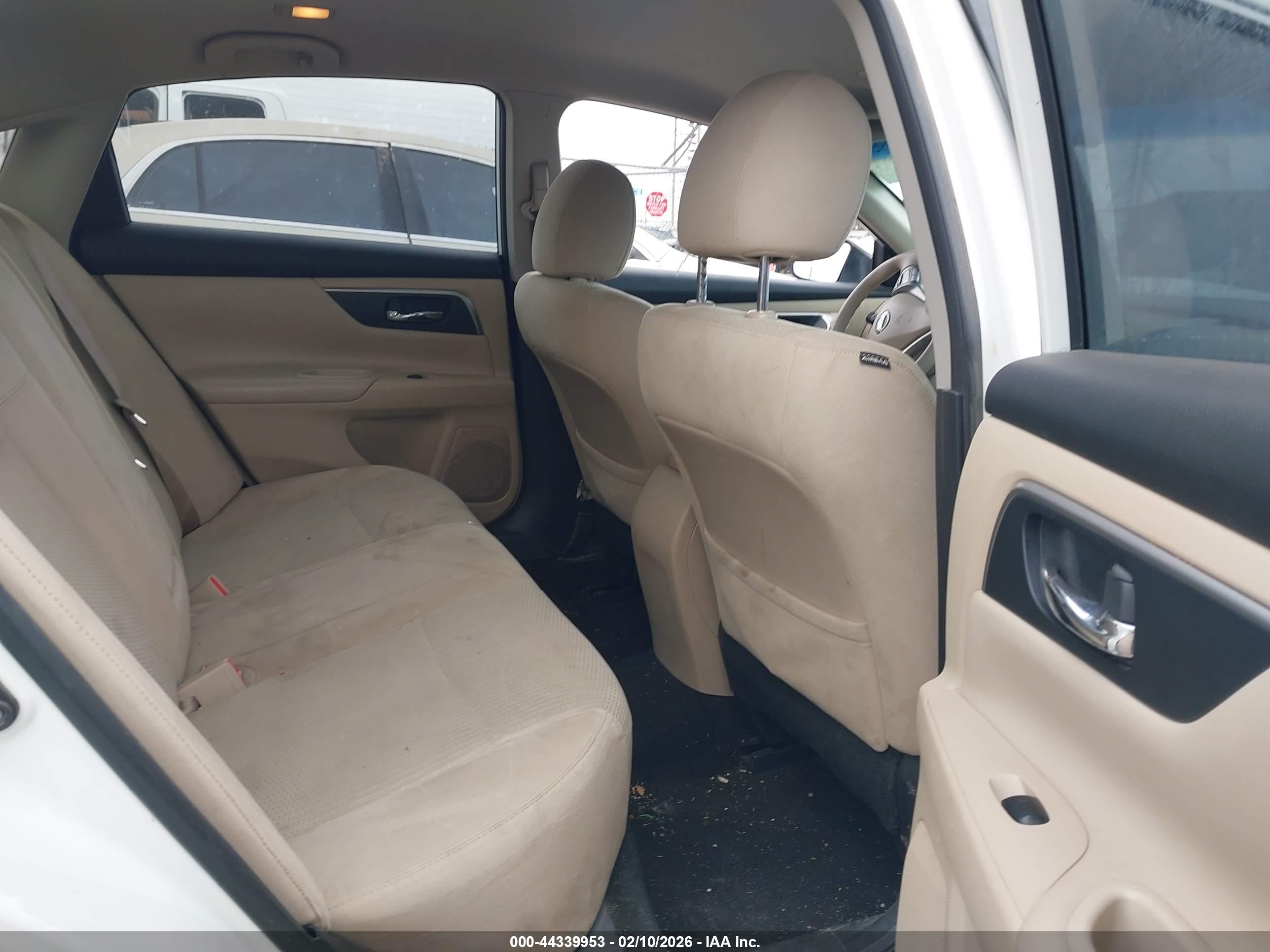 NISSAN ALTIMA image 8