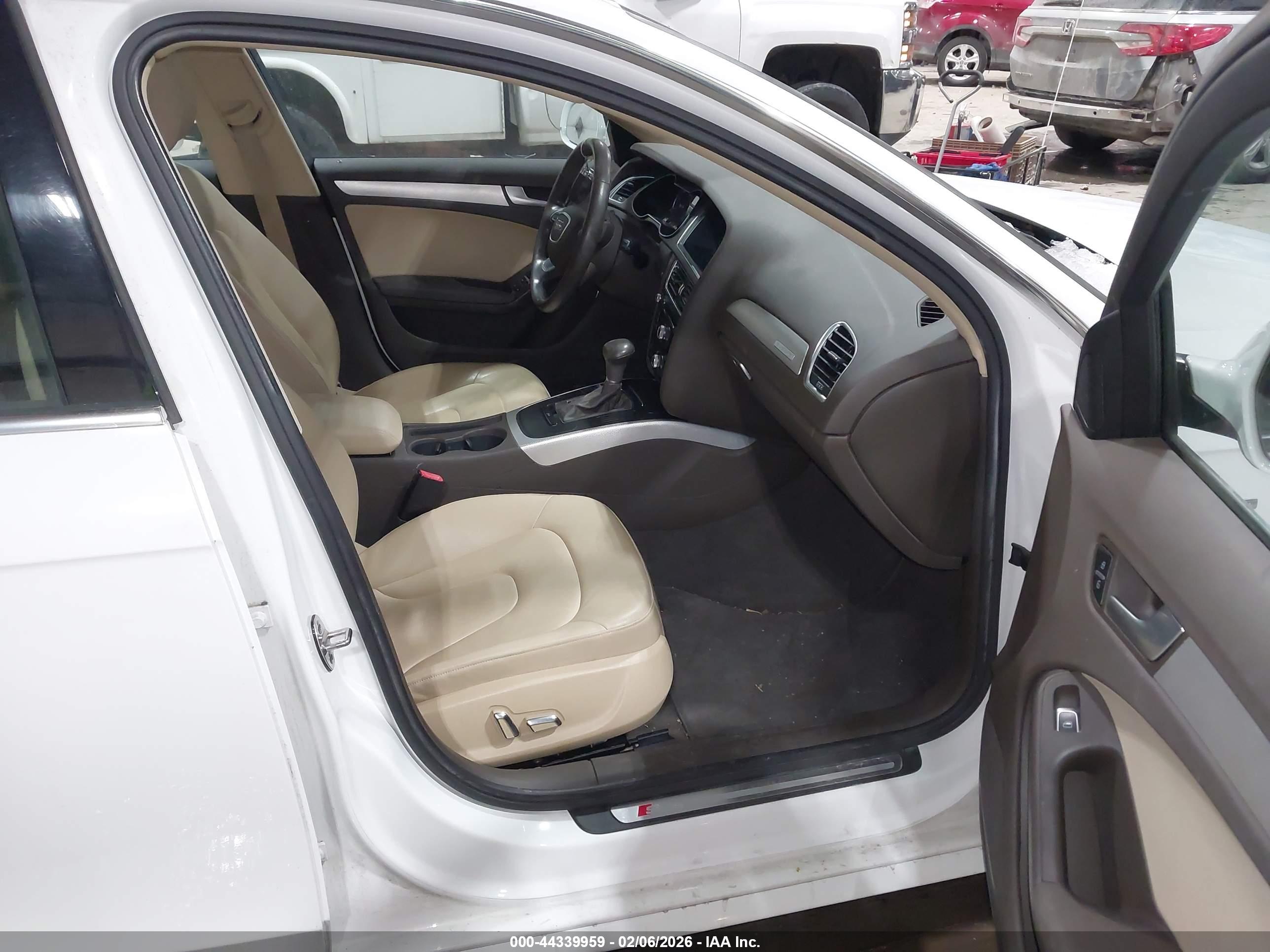 AUDI A4 image 5