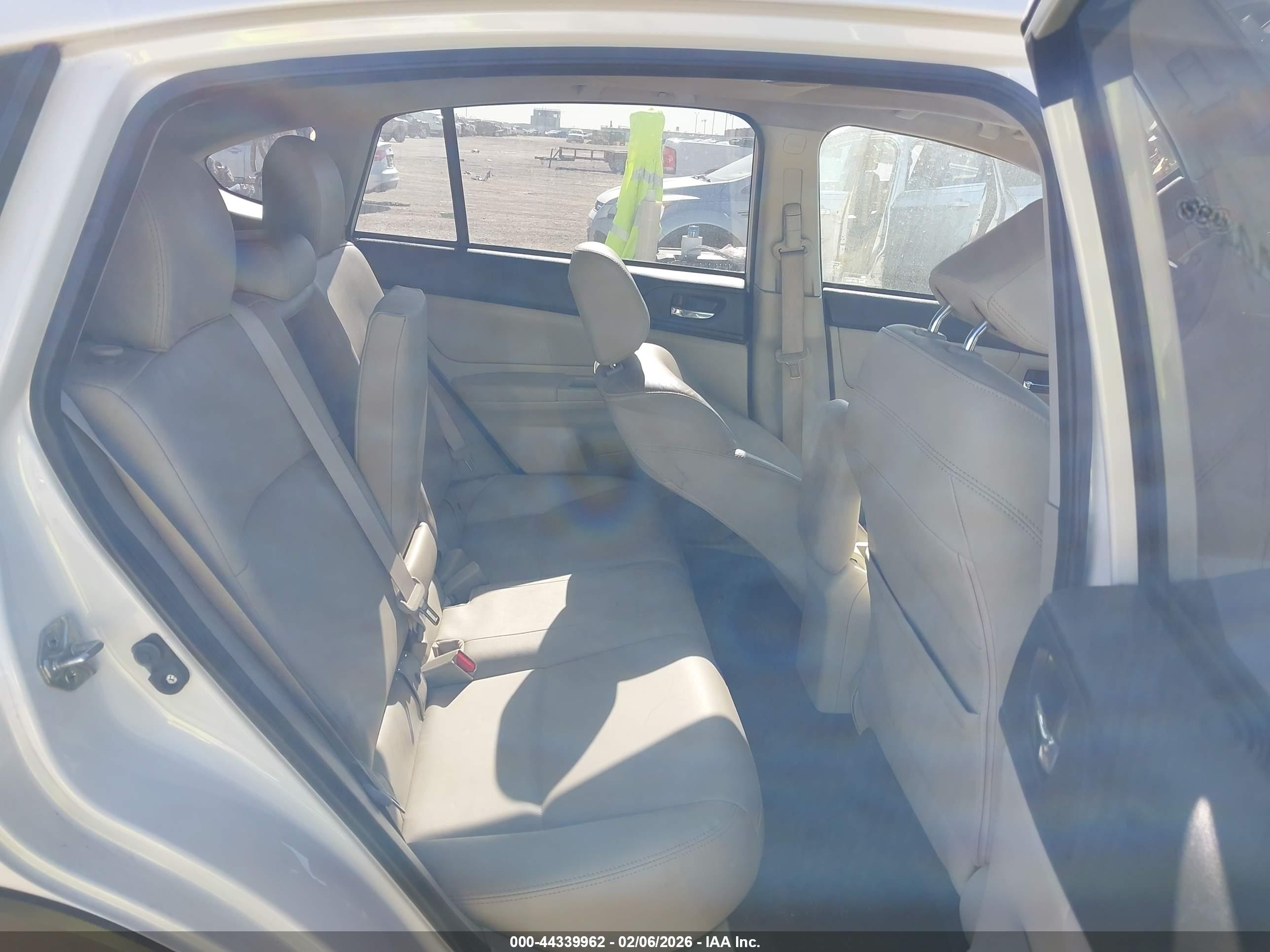 SUBARU XV image 8