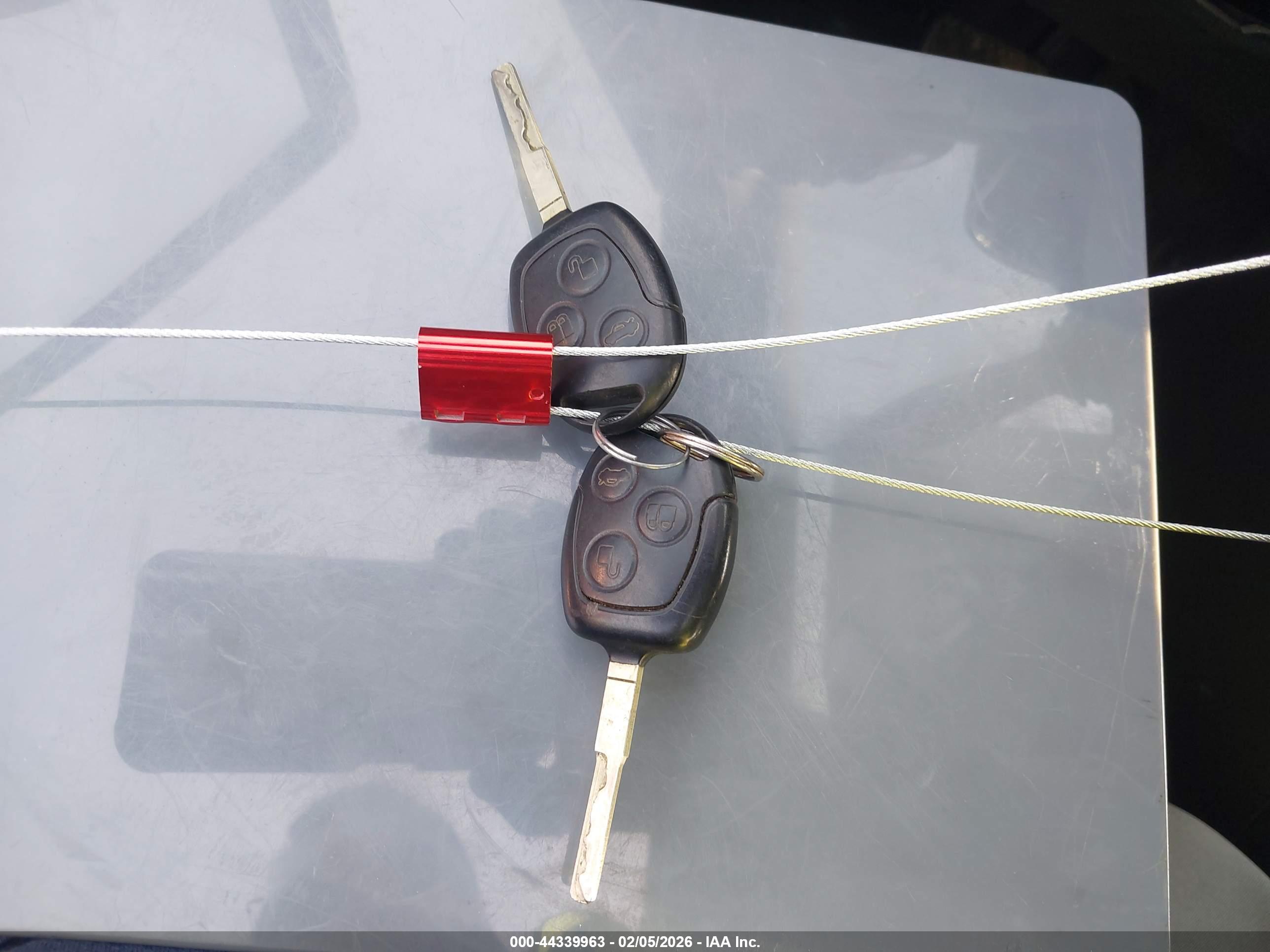 FORD FIESTA image 11