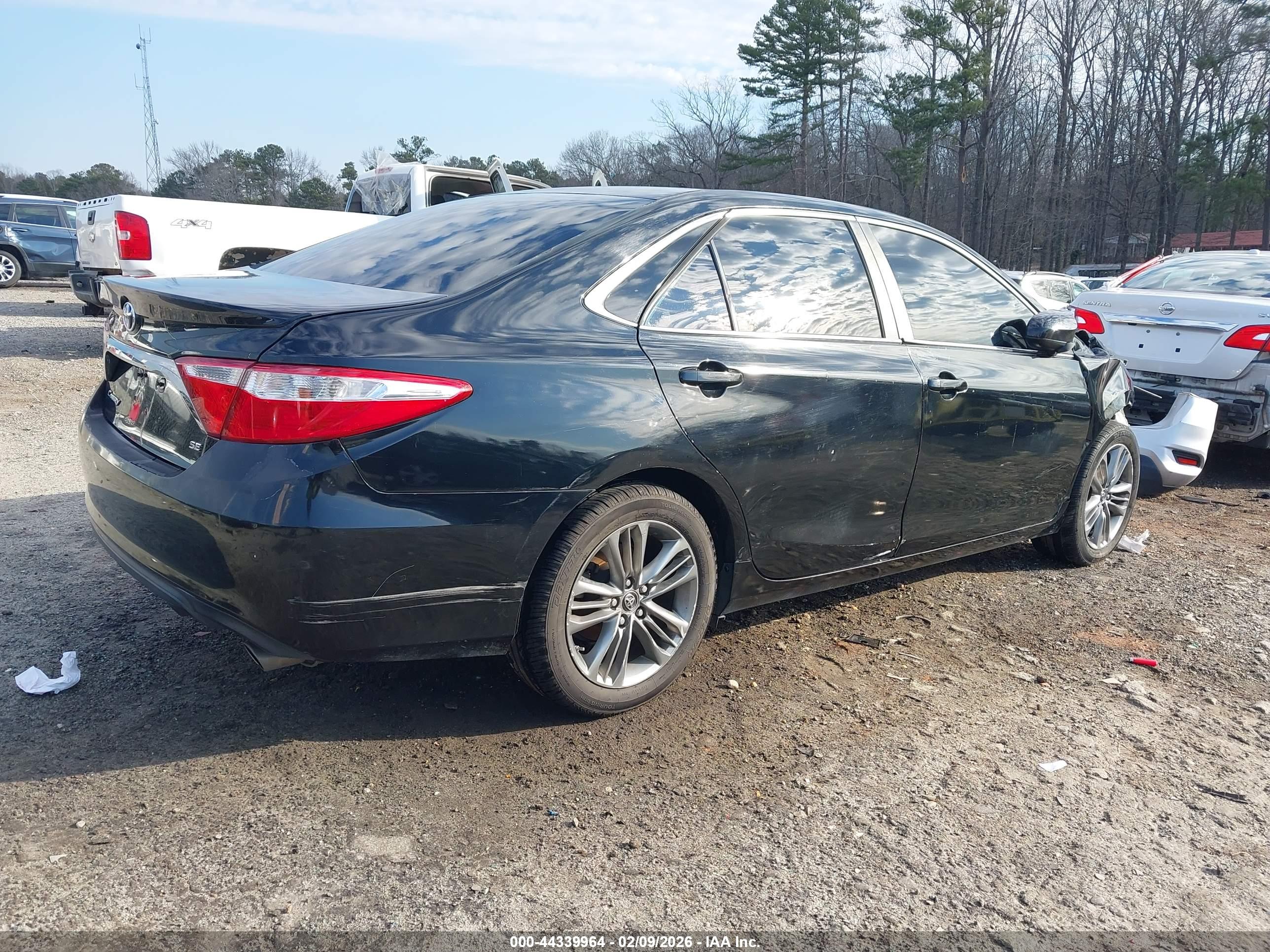 TOYOTA CAMRY image 4