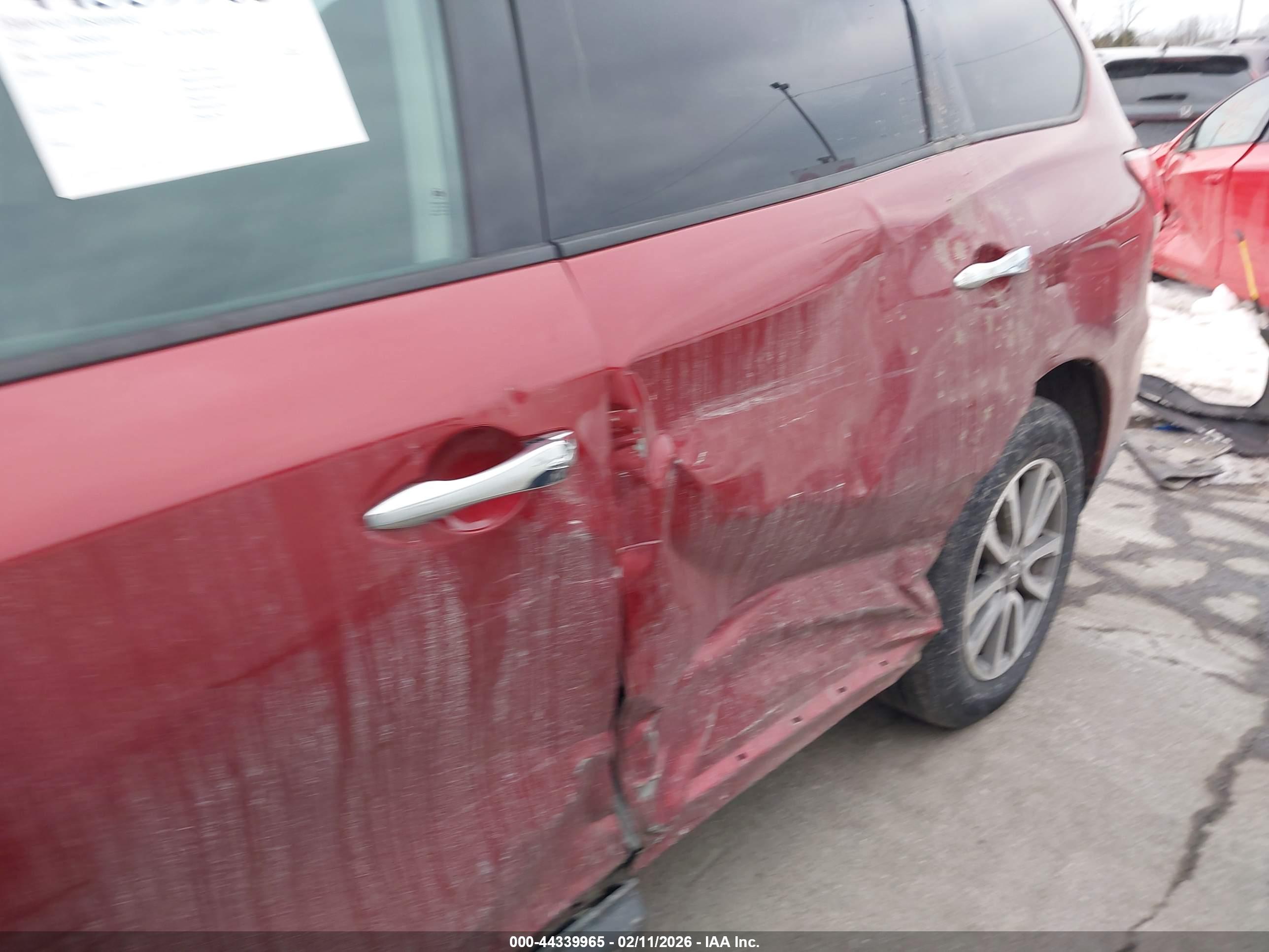 NISSAN PATHFINDER image 6