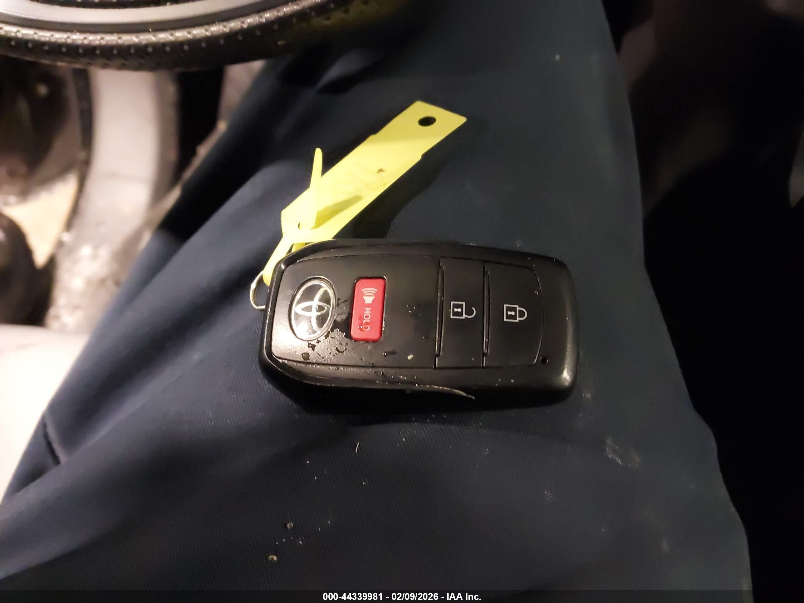 TOYOTA TACOMA image 11