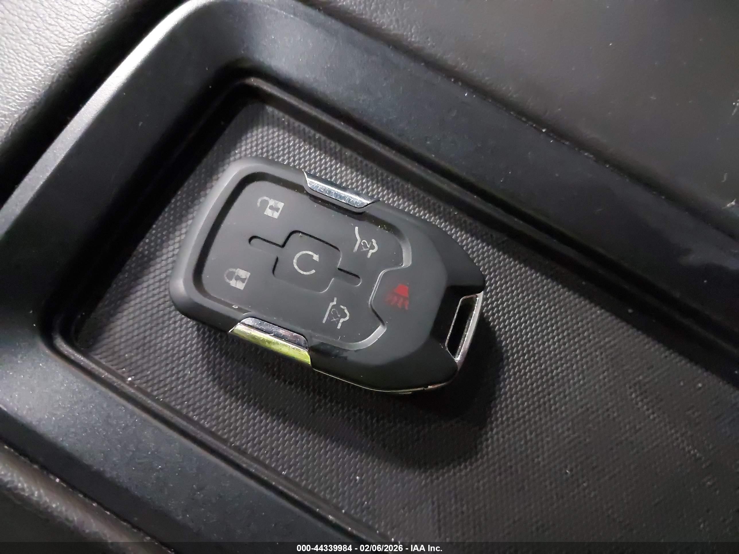 GMC YUKON image 11