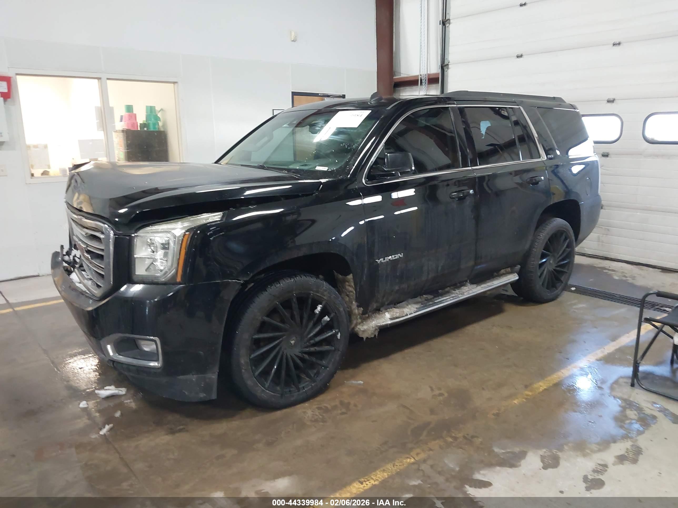 GMC YUKON image 2