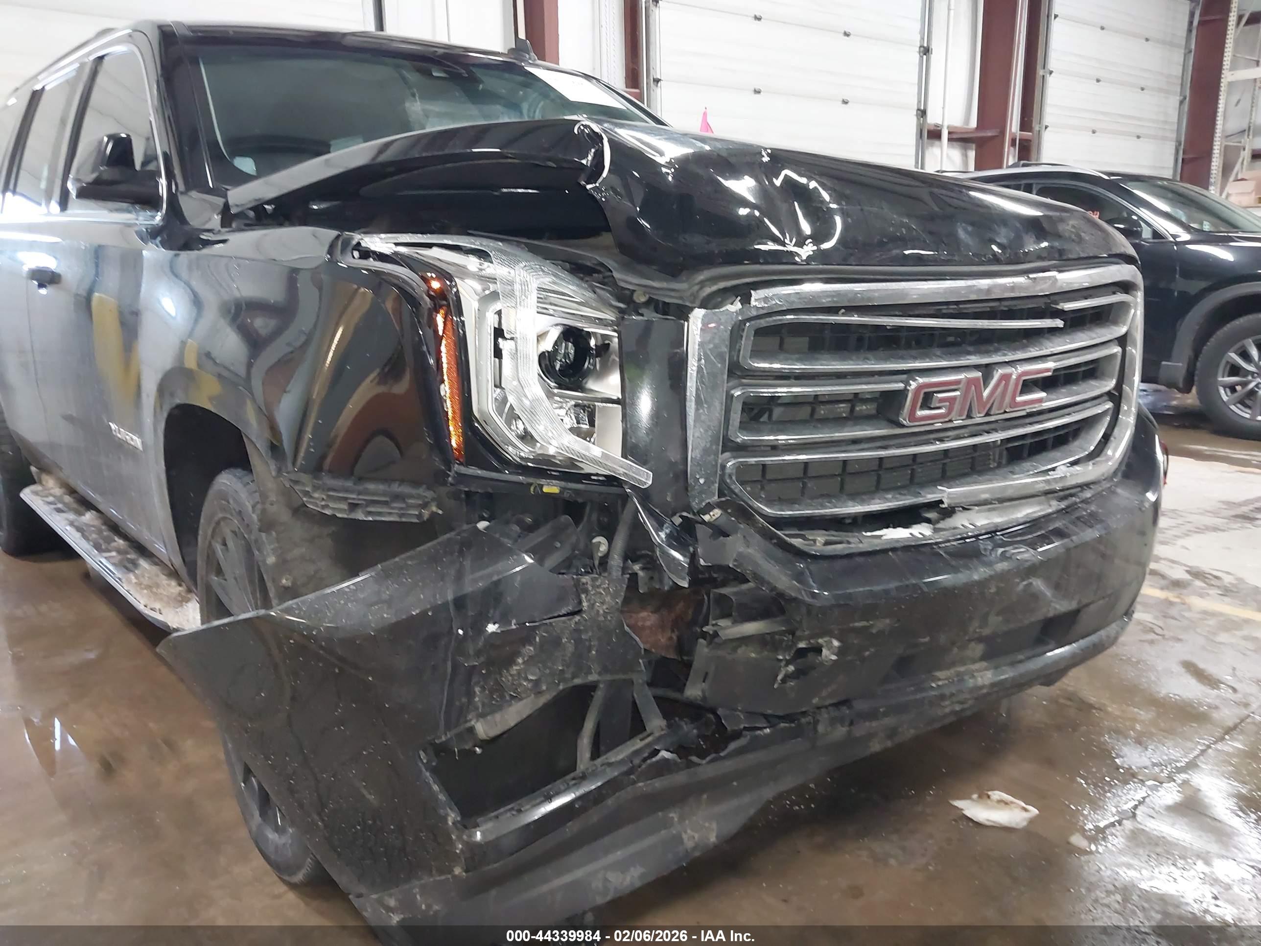 GMC YUKON image 6