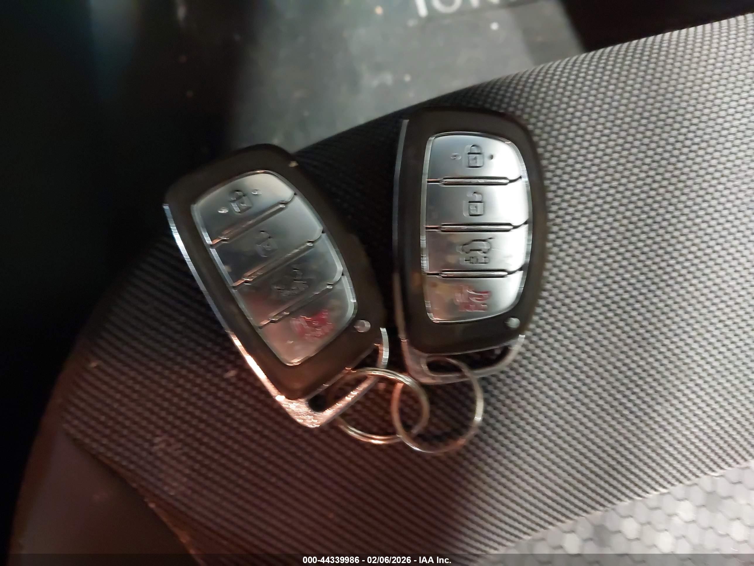 HYUNDAI IONIQ image 11