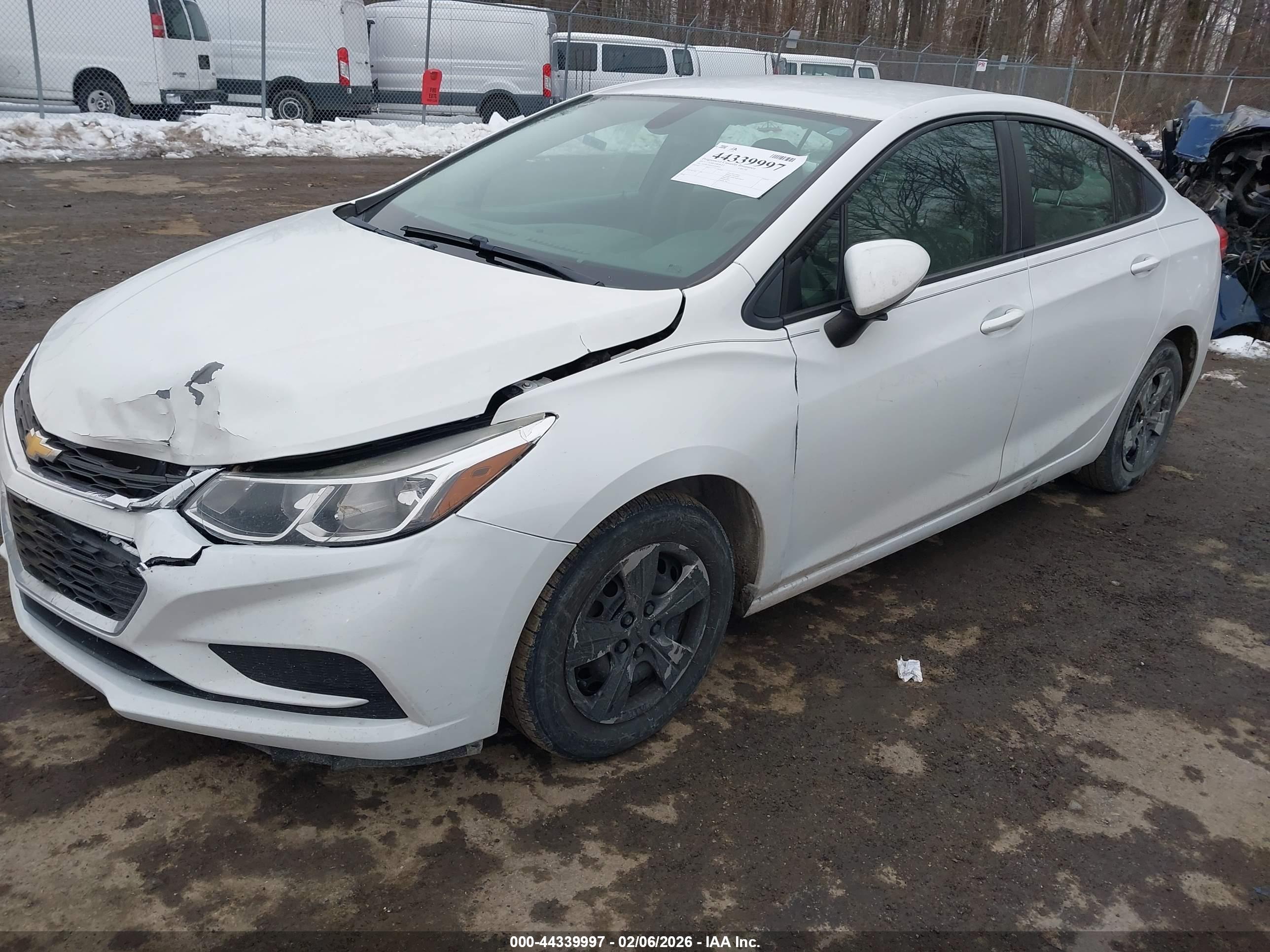 CHEVROLET CRUZE image 2