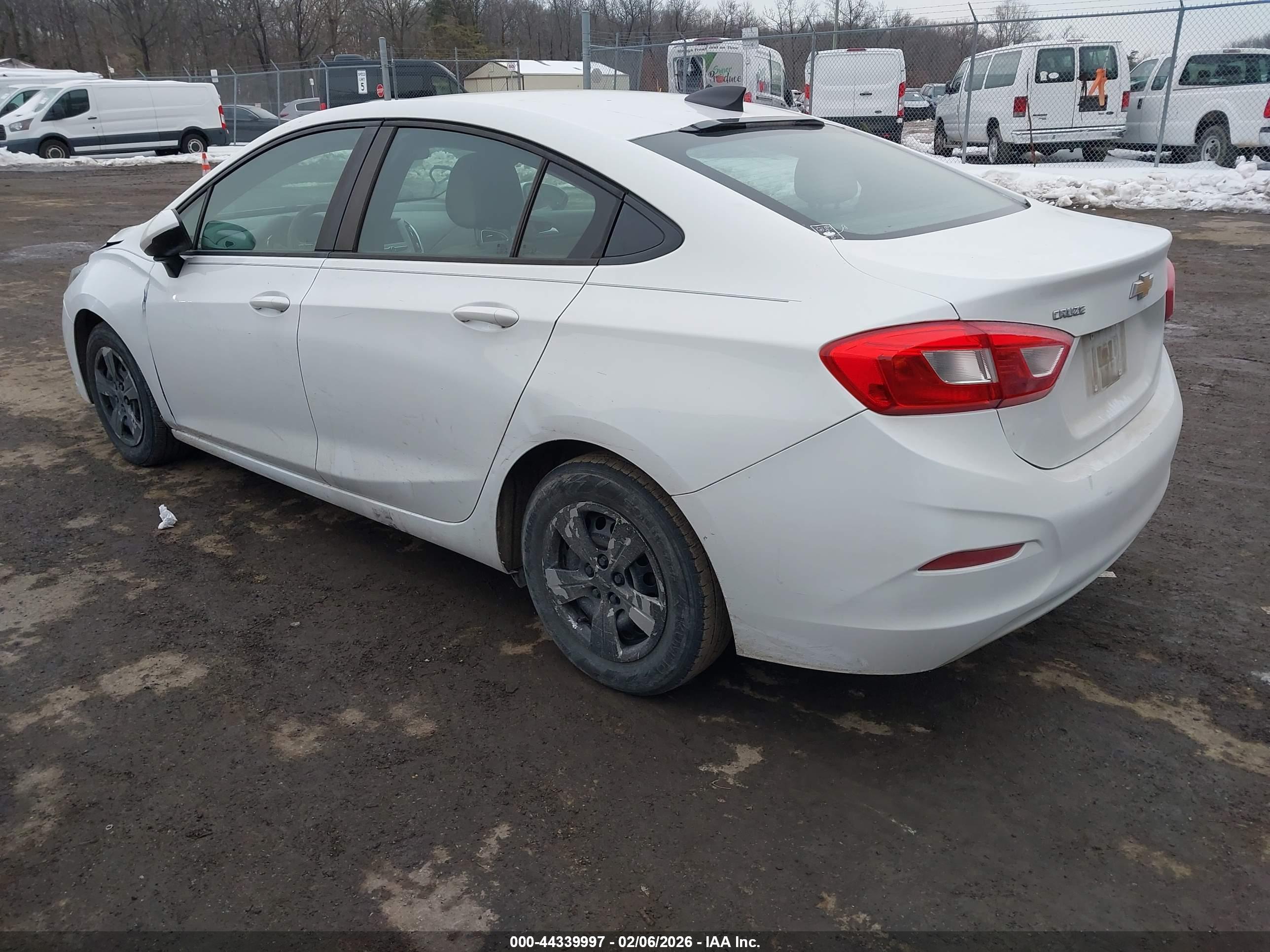 CHEVROLET CRUZE image 3