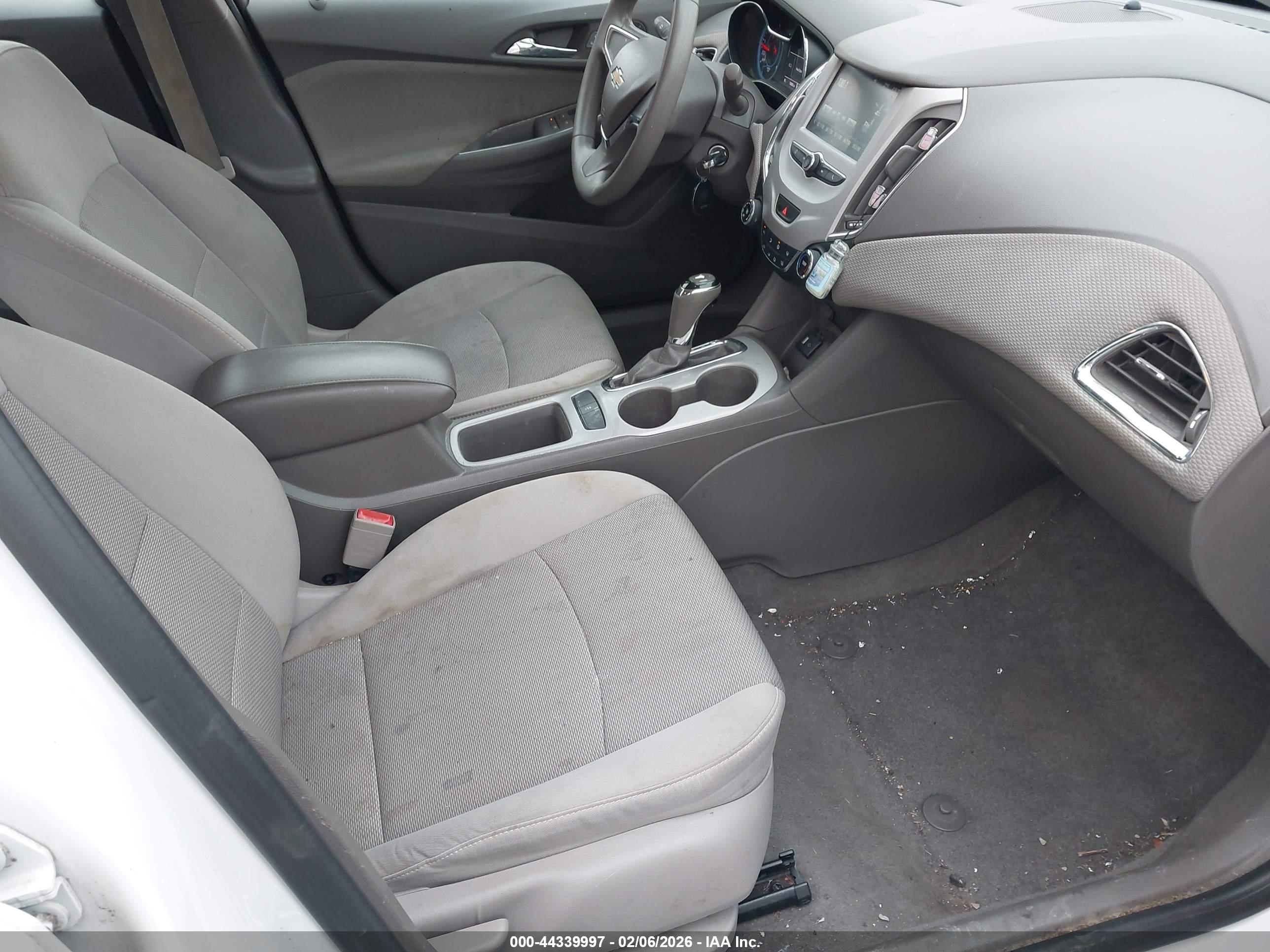 CHEVROLET CRUZE image 5