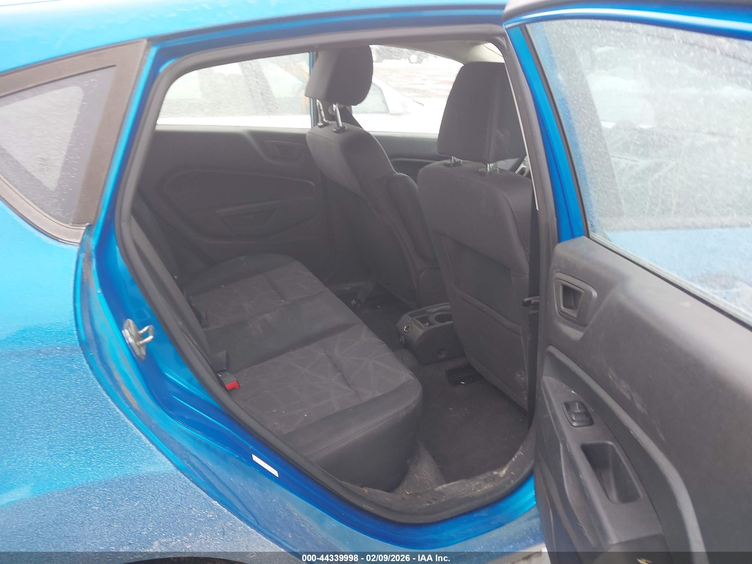 FORD FIESTA image 8