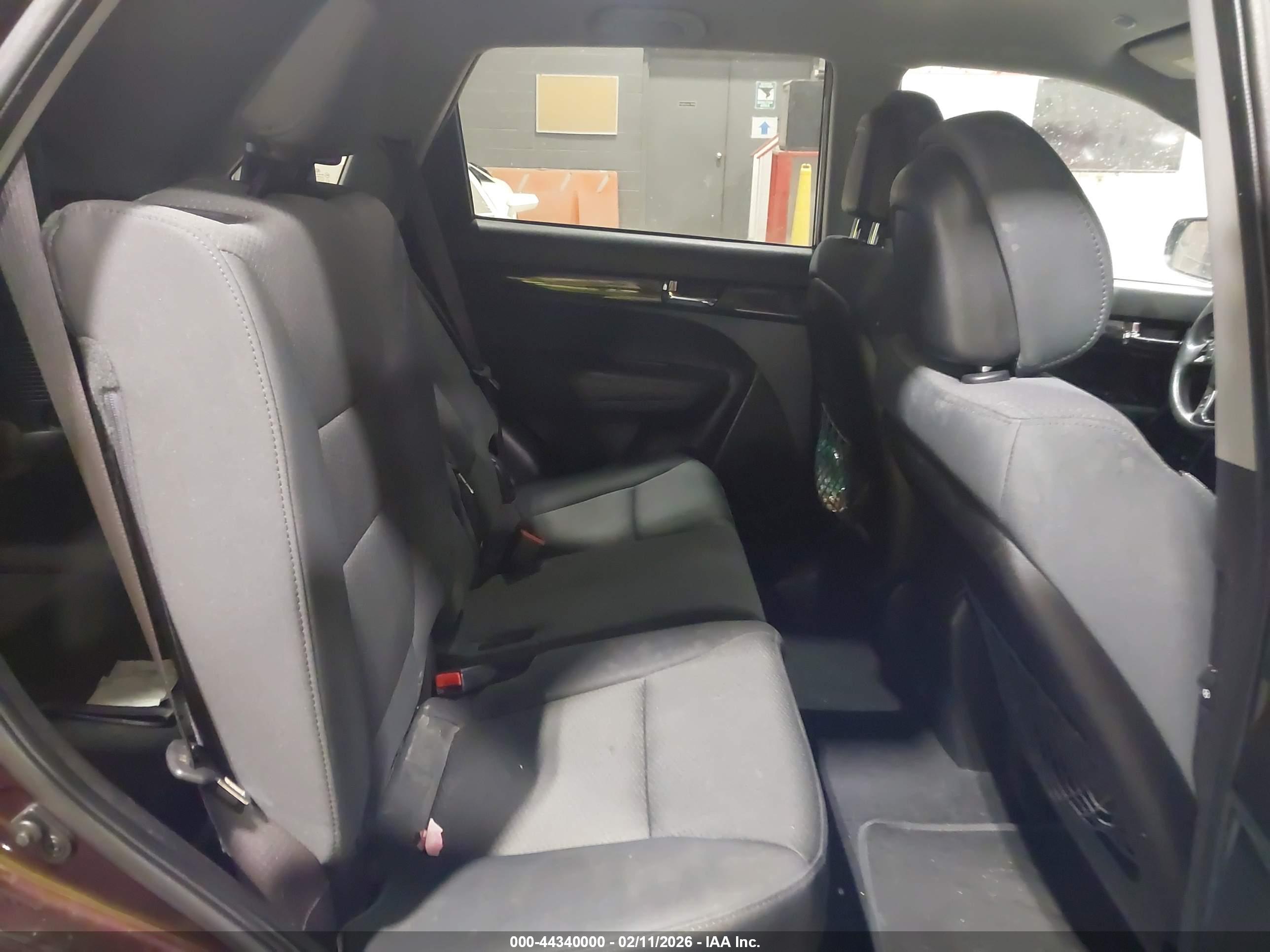 KIA SORENTO image 8