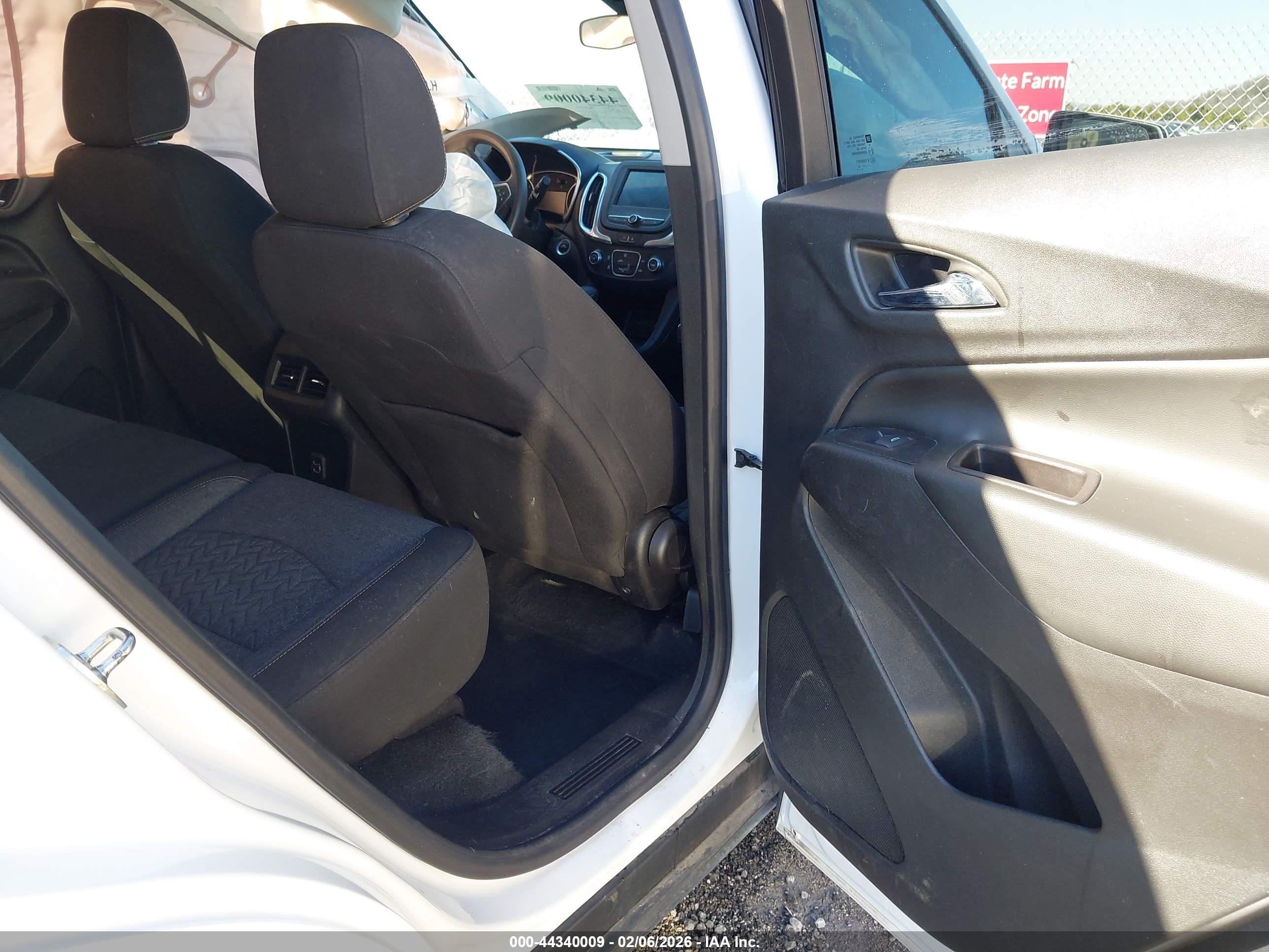 CHEVROLET EQUINOX image 8