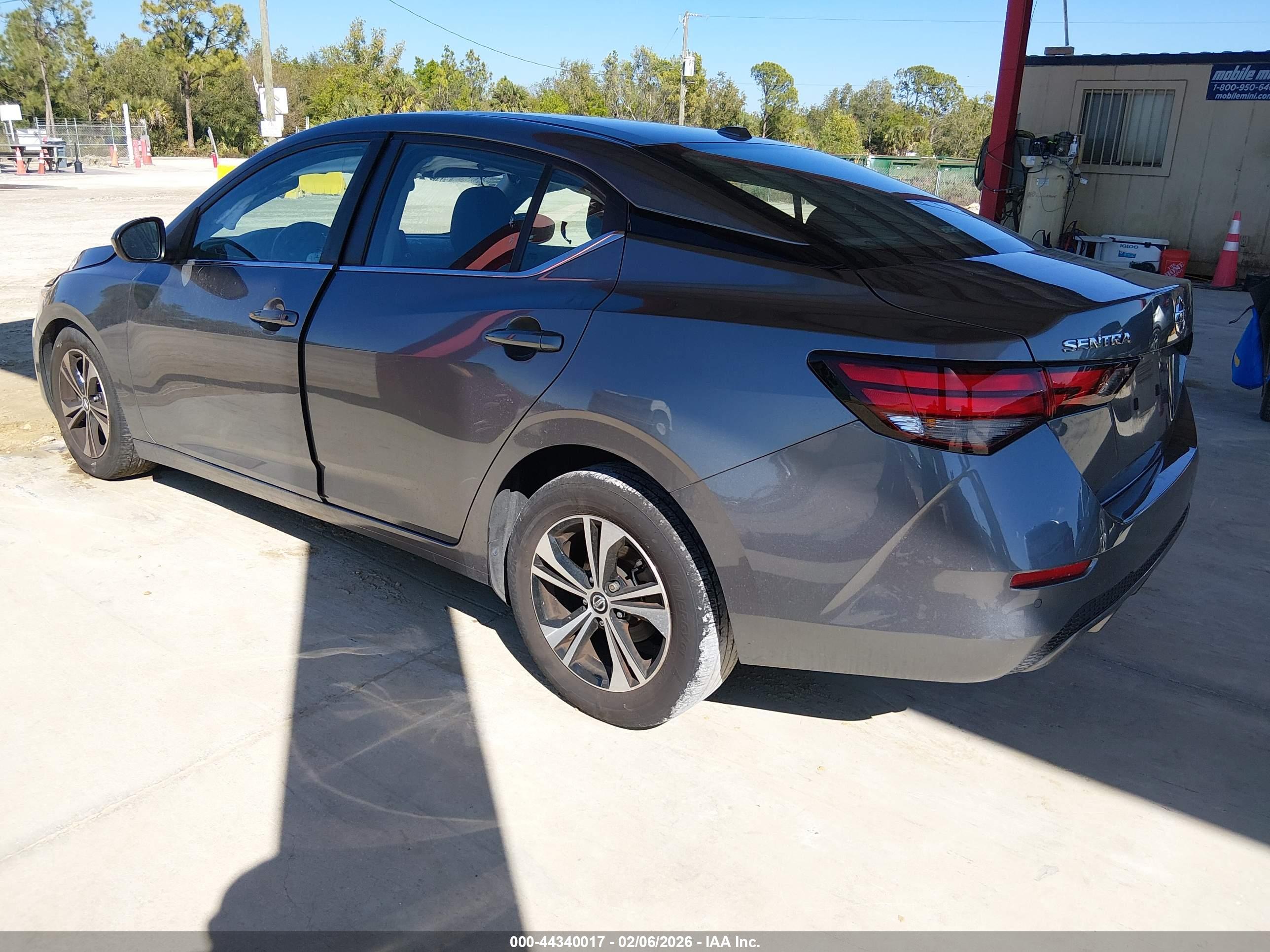 NISSAN SENTRA image 3