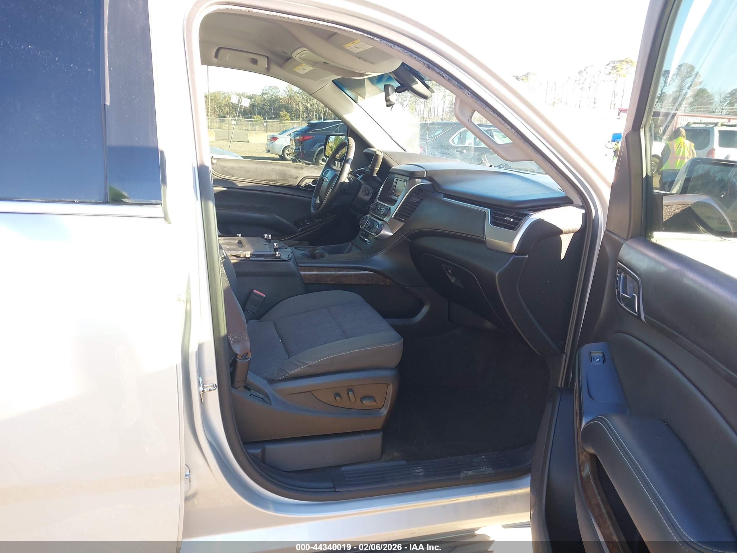 CHEVROLET TAHOE image 5