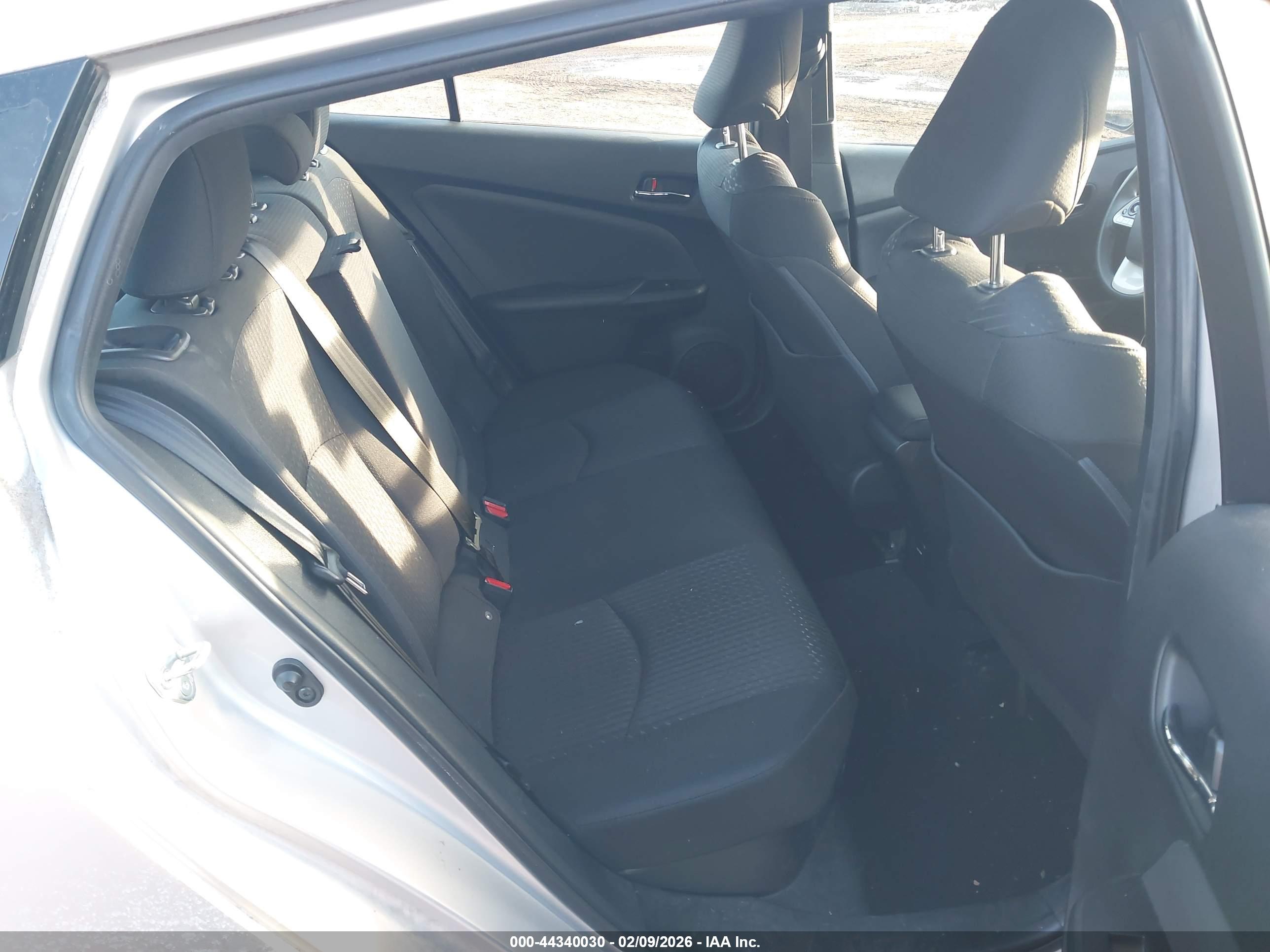 TOYOTA PRIUS image 8