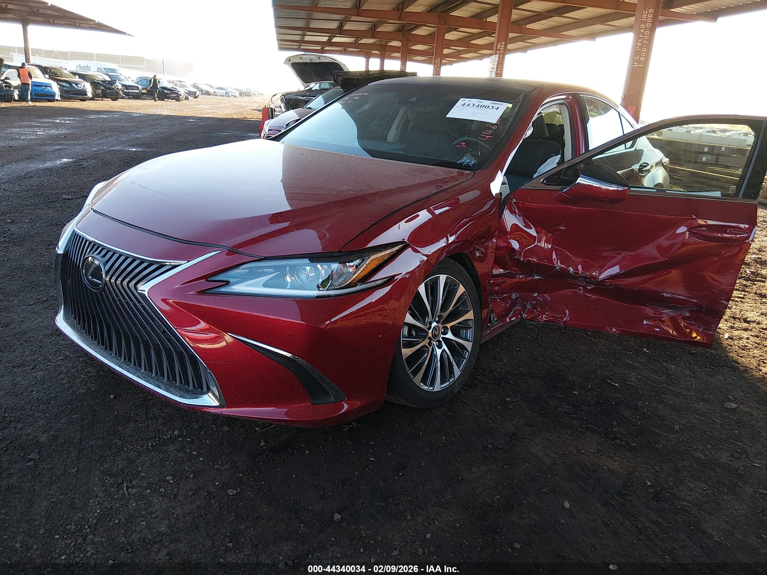 LEXUS ES image 2