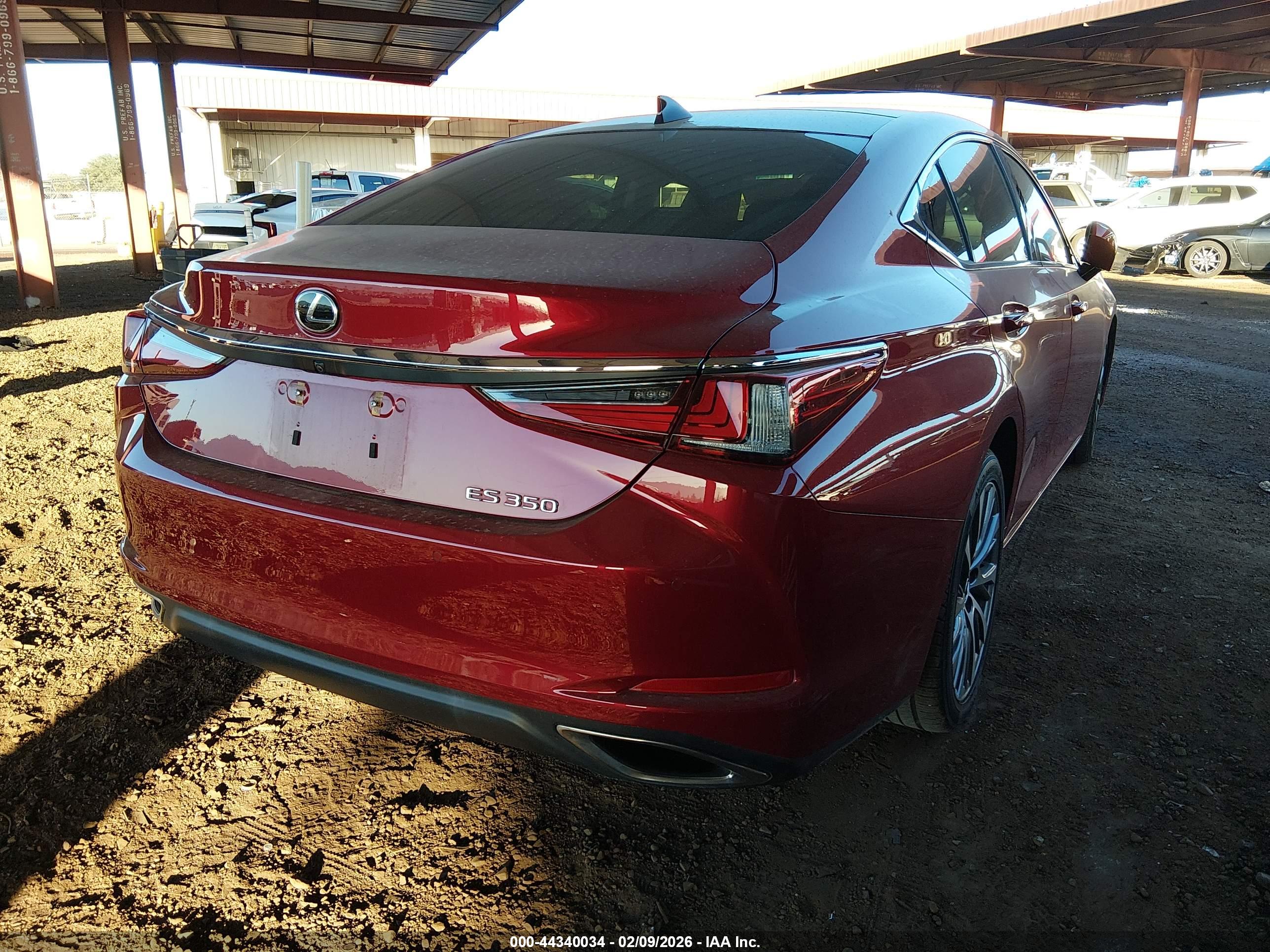 LEXUS ES image 4