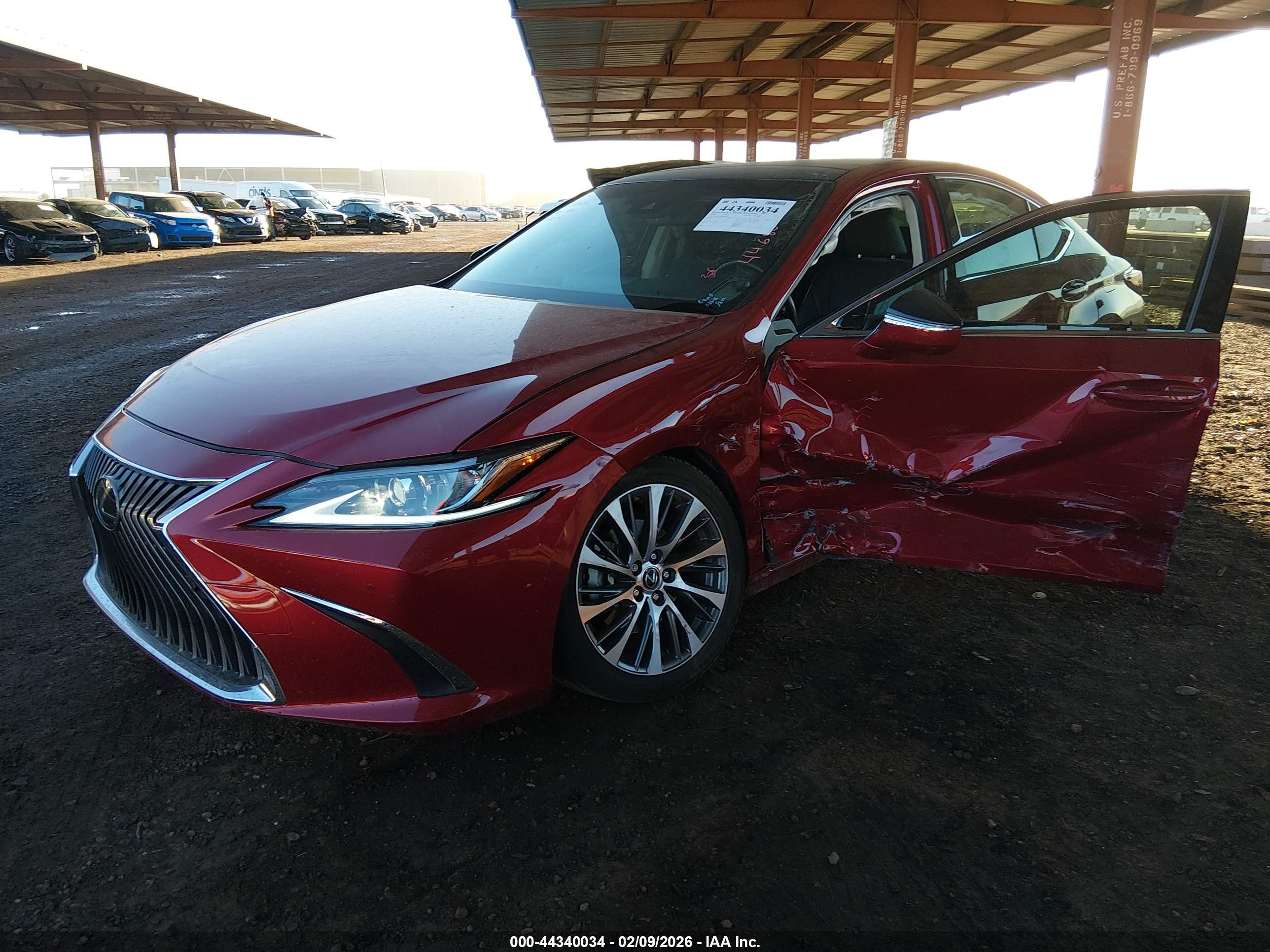 LEXUS ES image 6