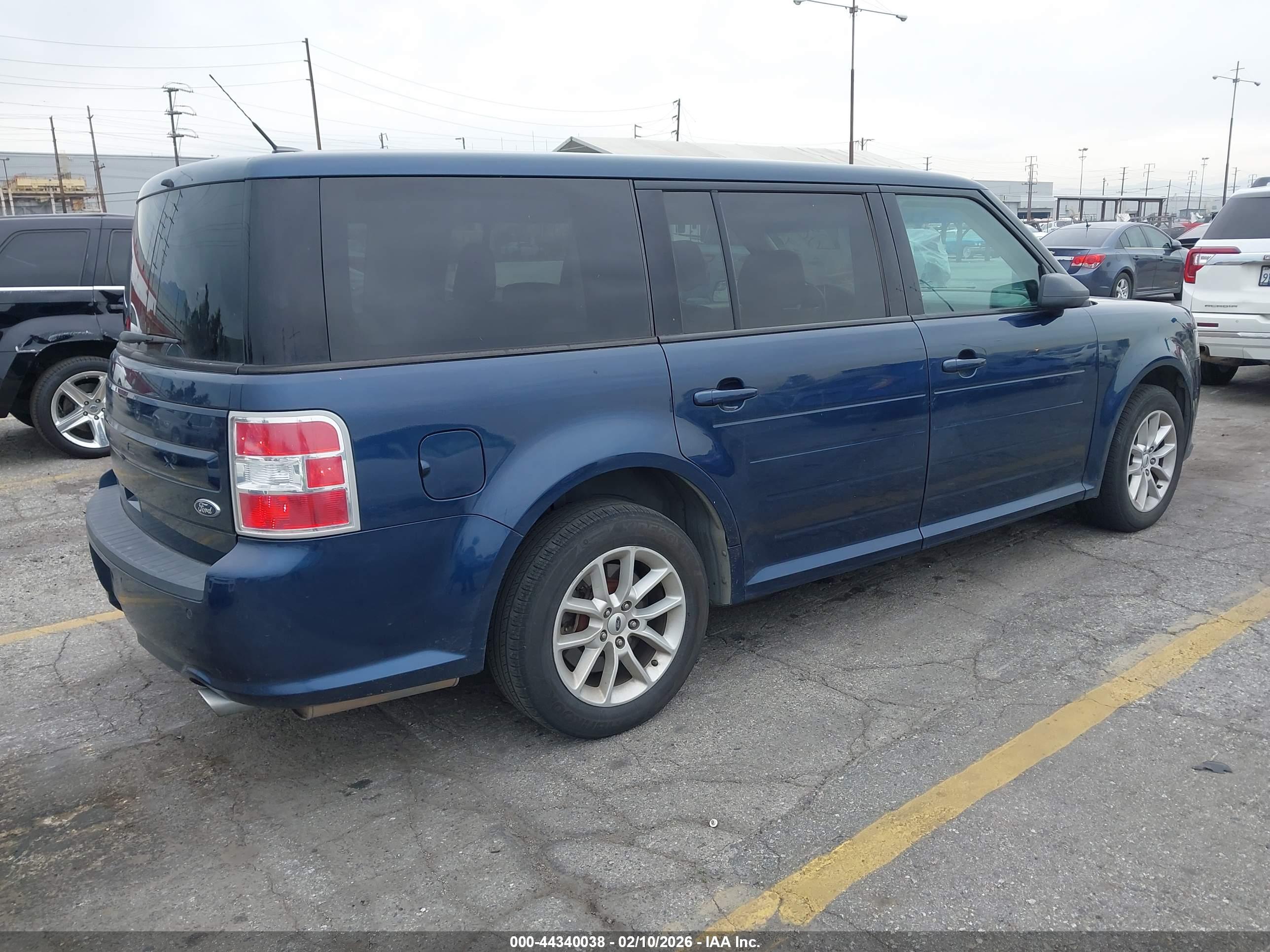 FORD FLEX image 4
