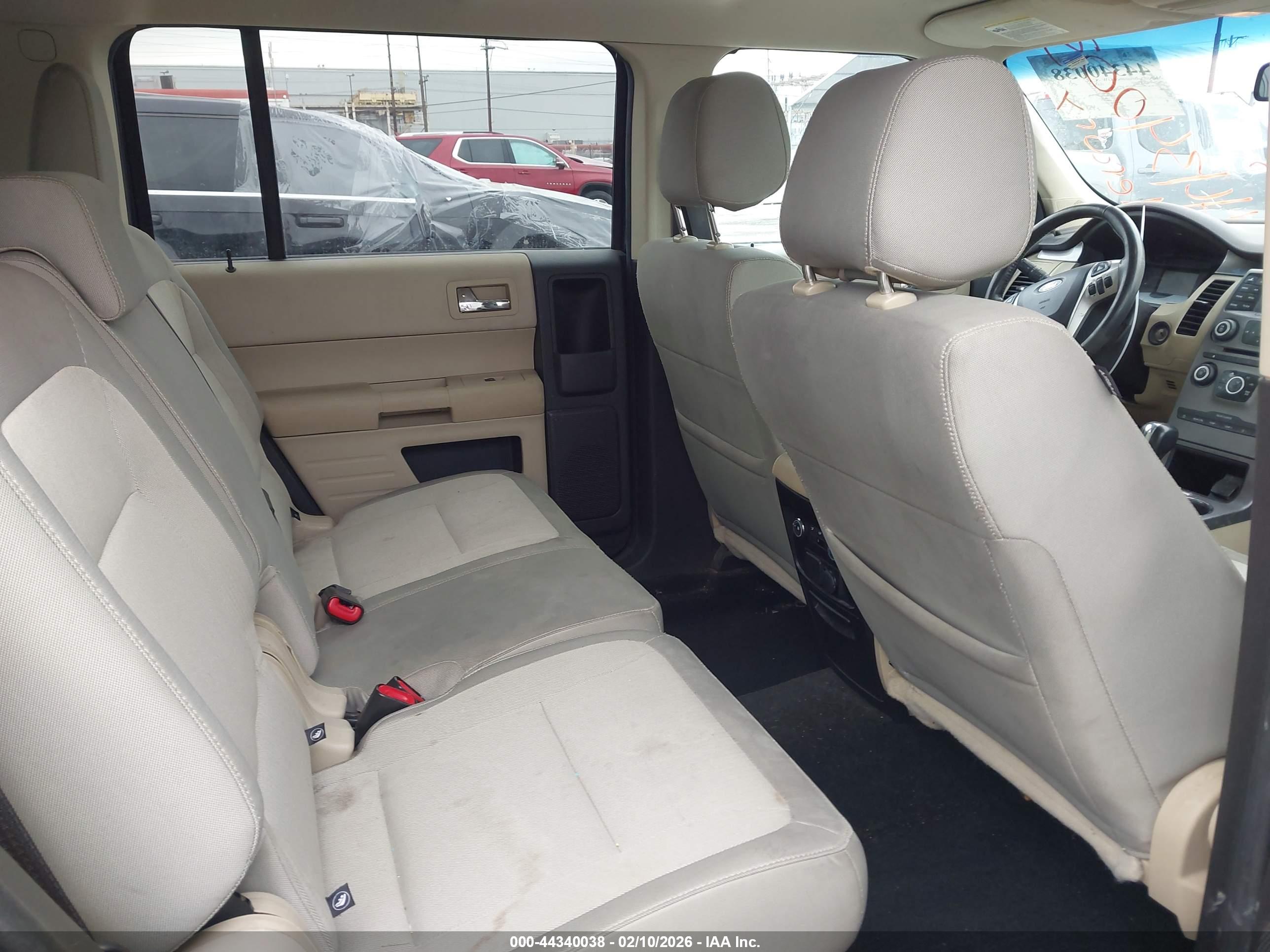 FORD FLEX image 8