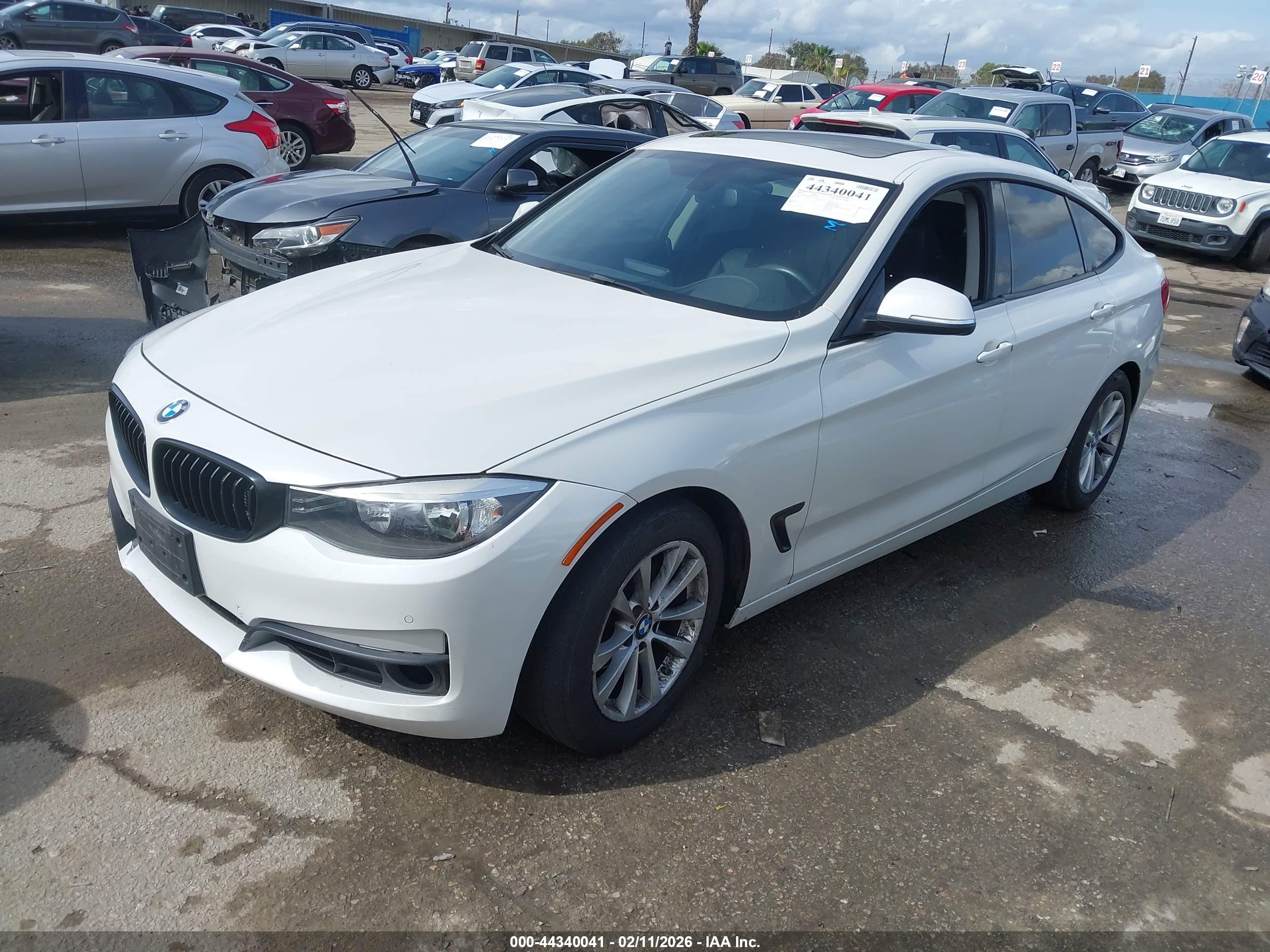 BMW 328I image 2
