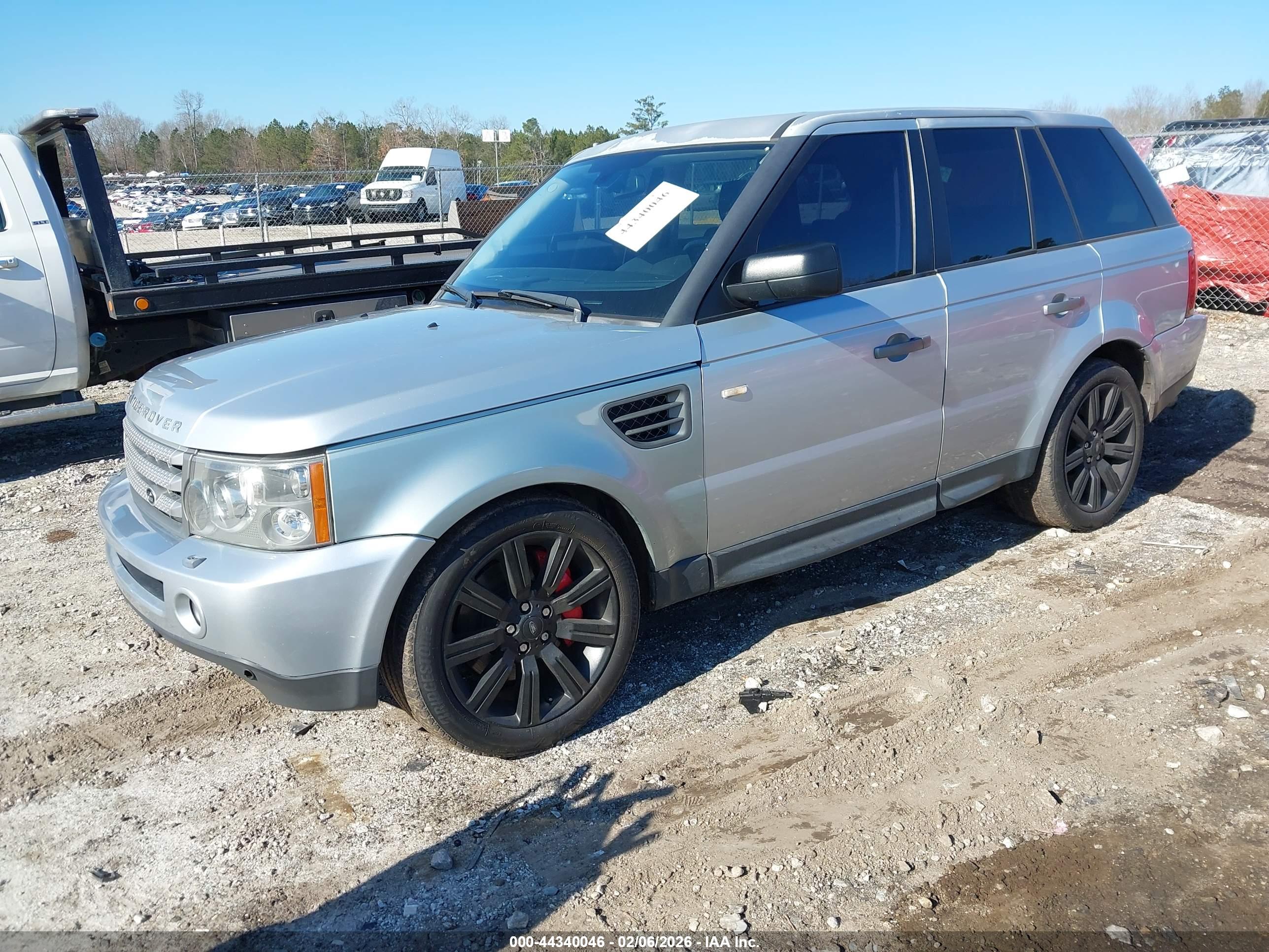 LAND ROVER image 2