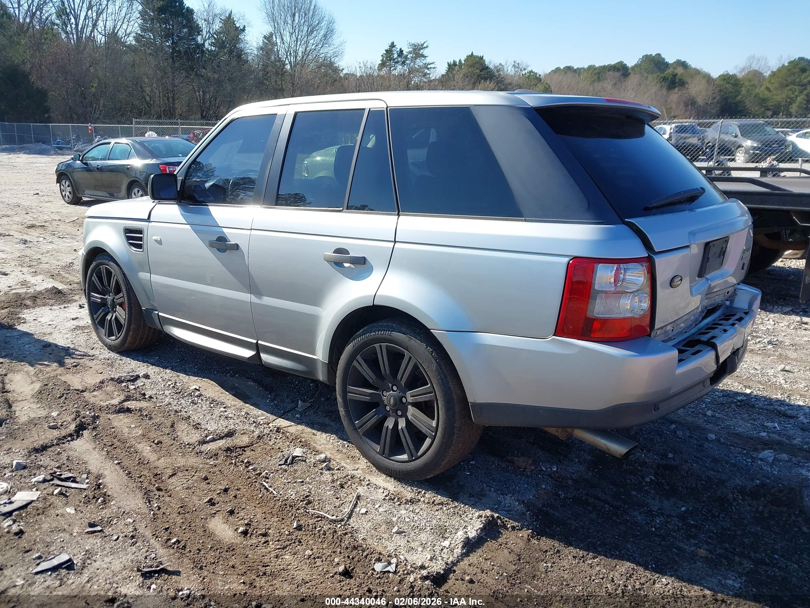 LAND ROVER image 3