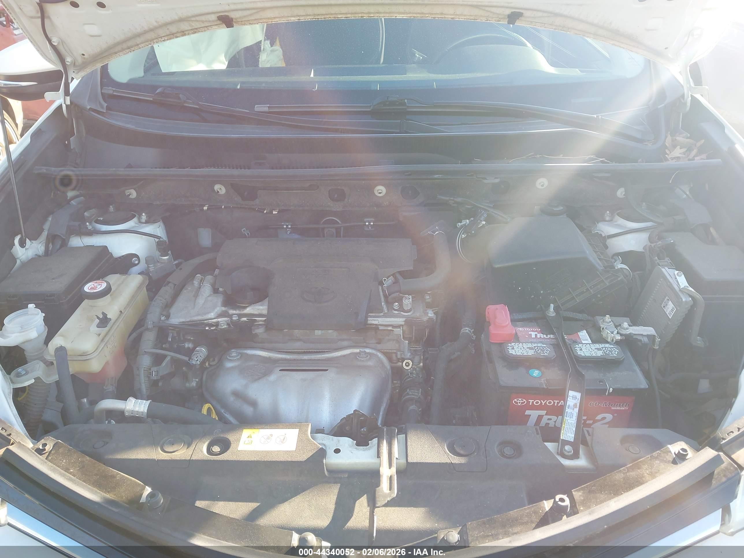 TOYOTA RAV4 image 10