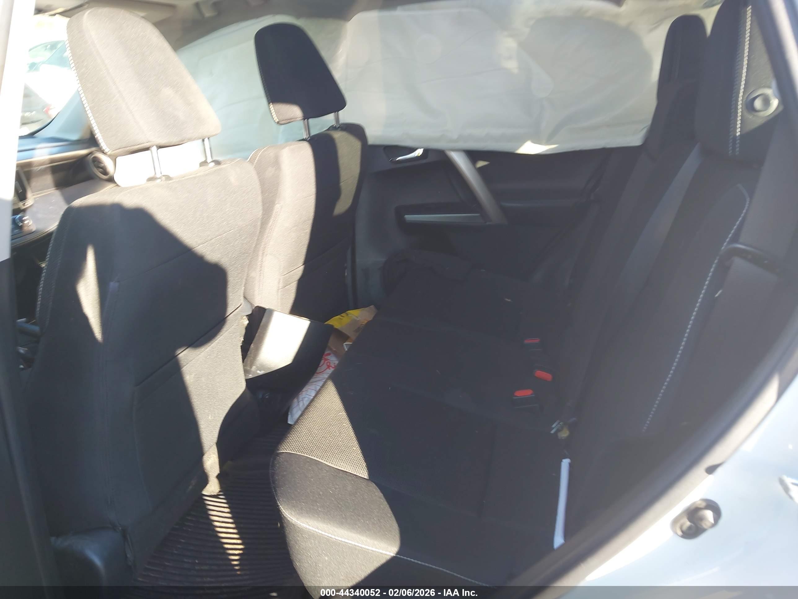 TOYOTA RAV4 image 8