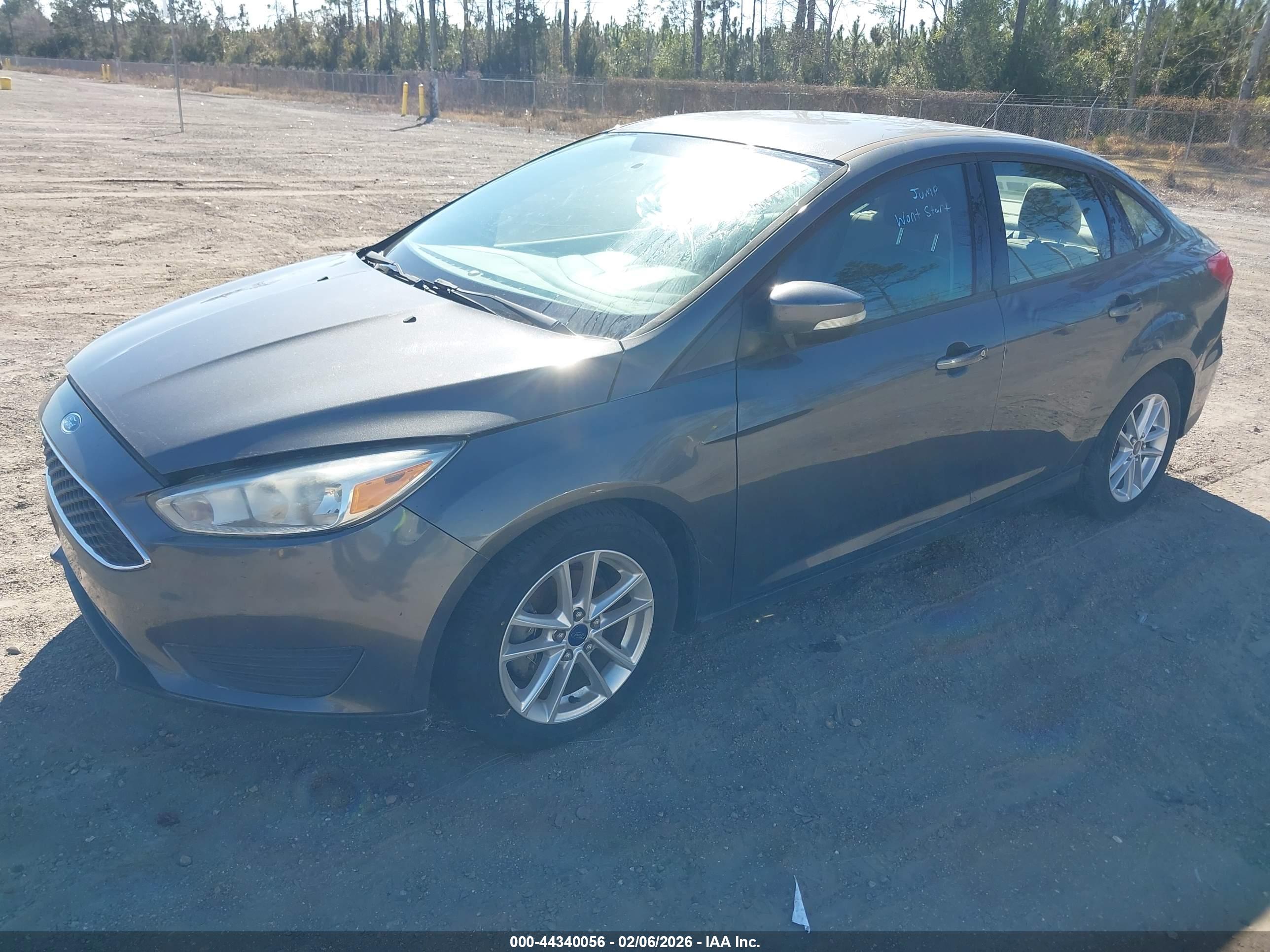 FORD FOCUS image 2
