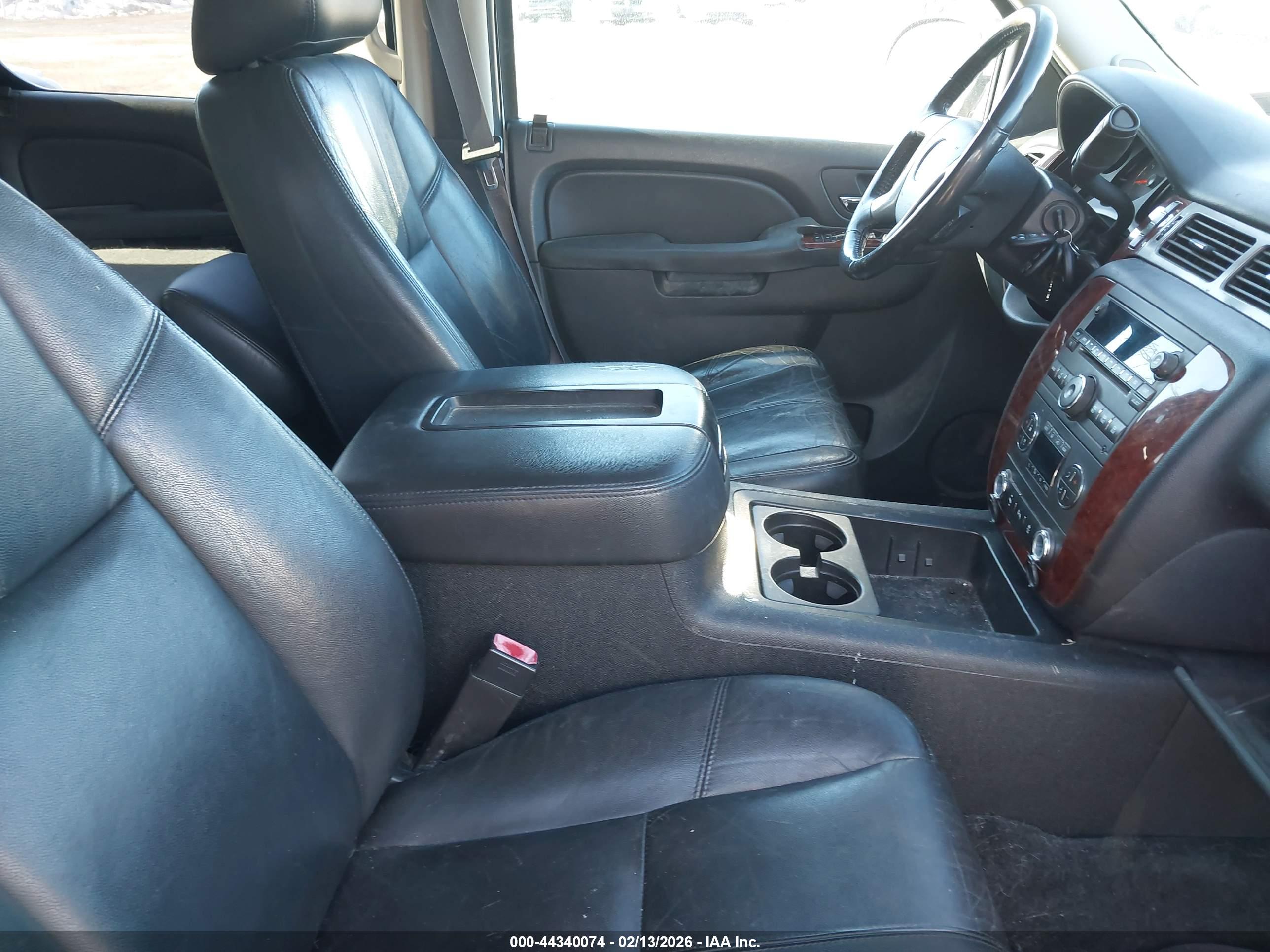 CHEVROLET TAHOE image 5