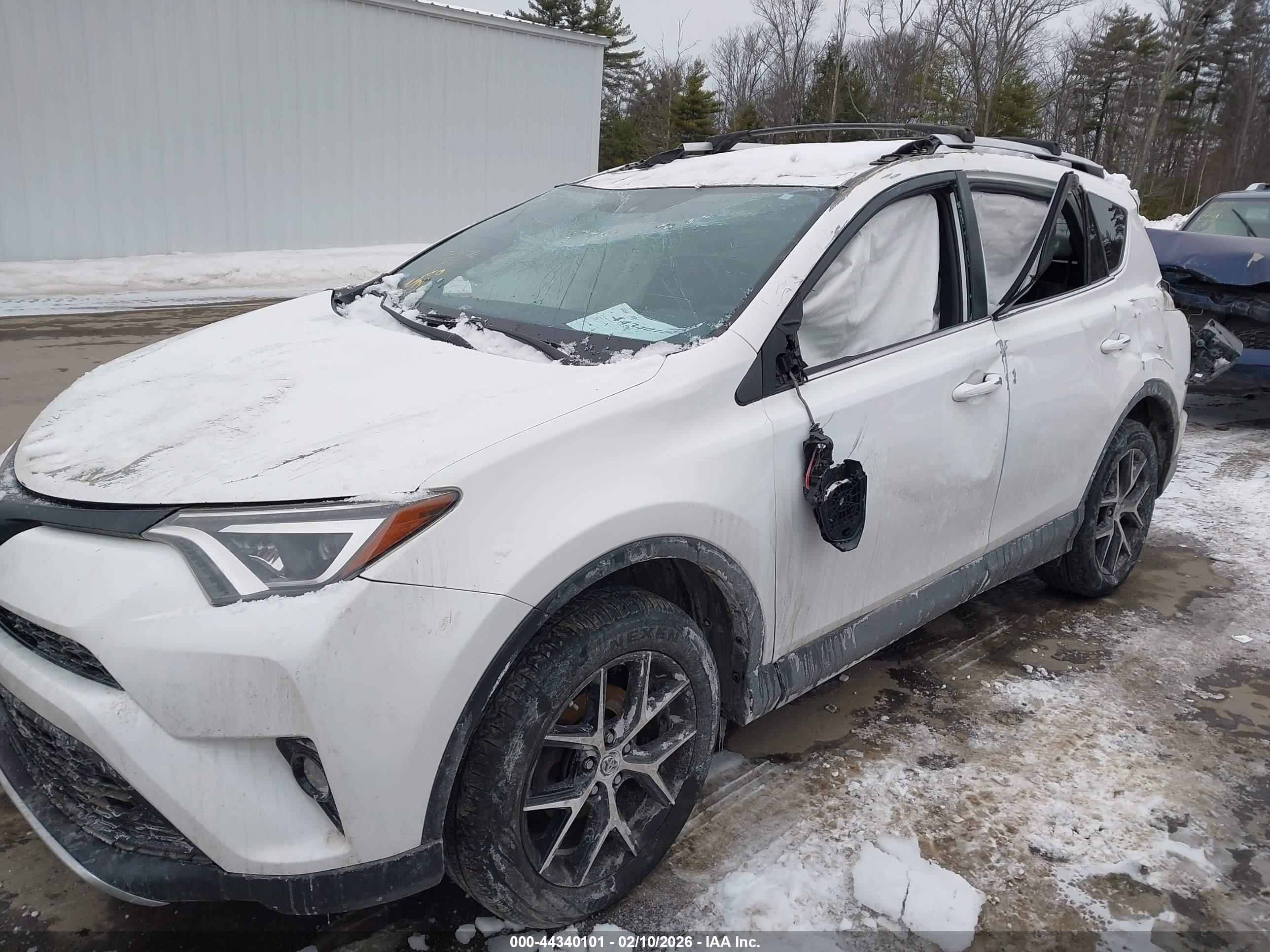 TOYOTA RAV4 image 2