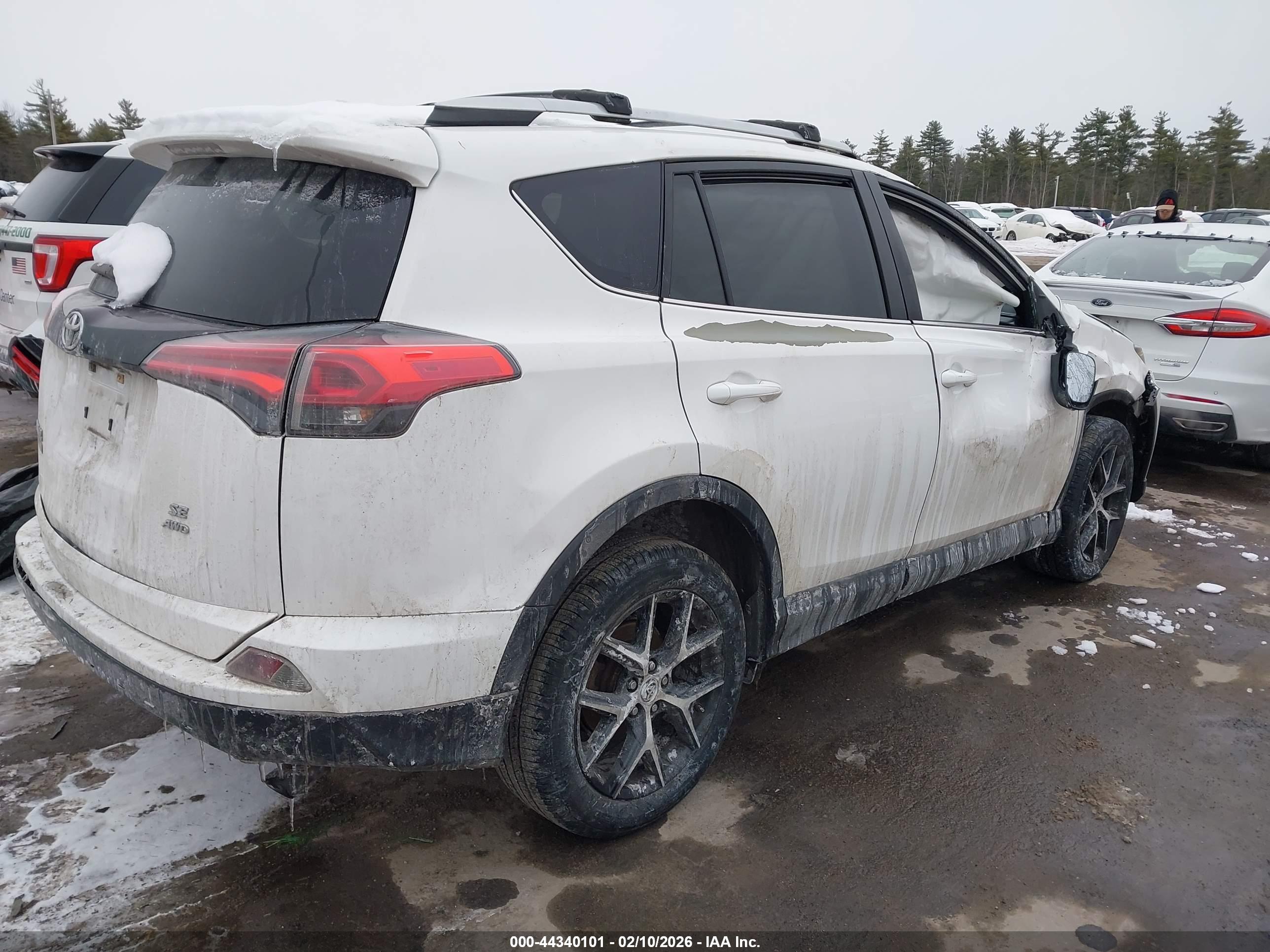 TOYOTA RAV4 image 4