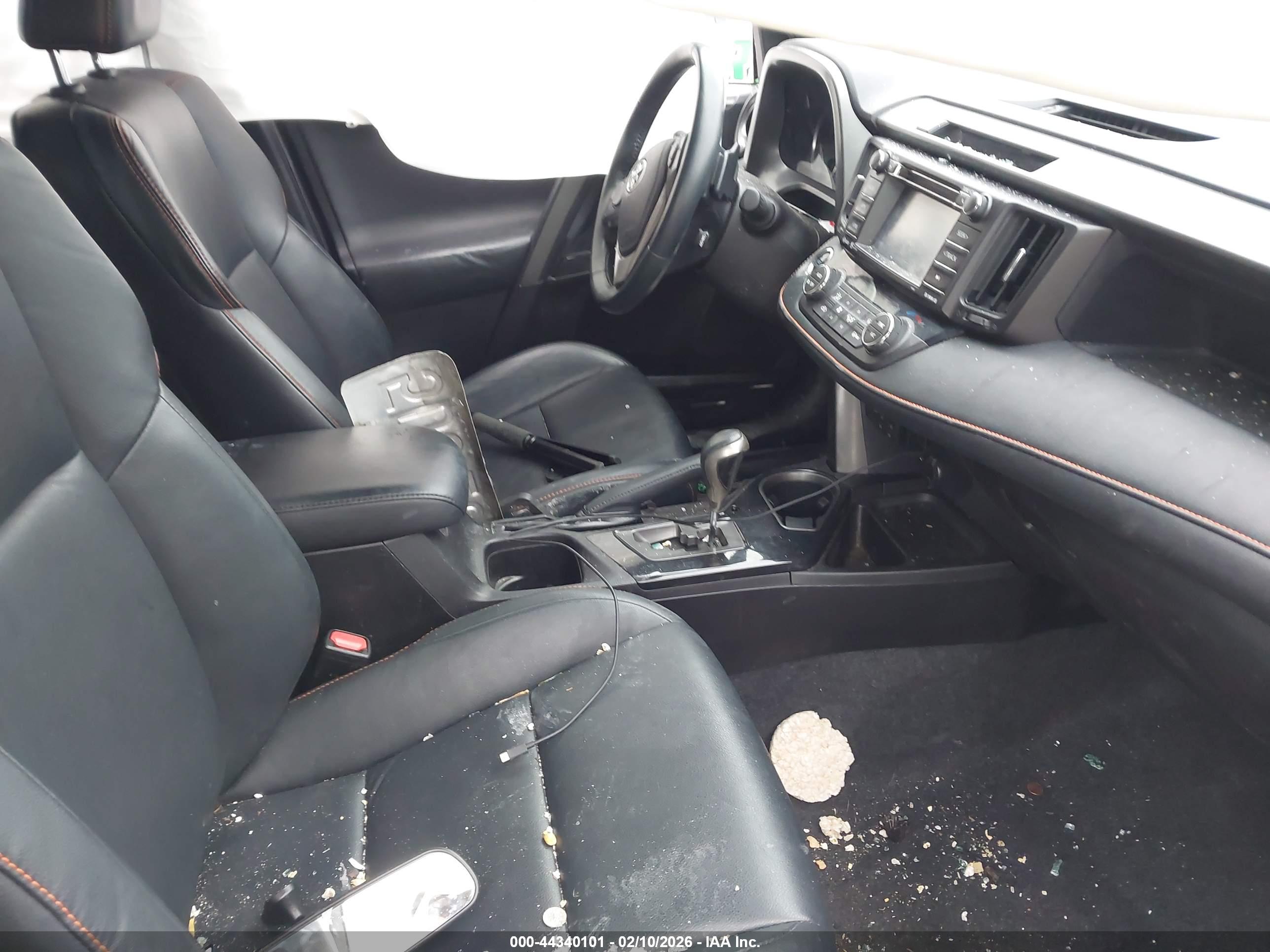 TOYOTA RAV4 image 5