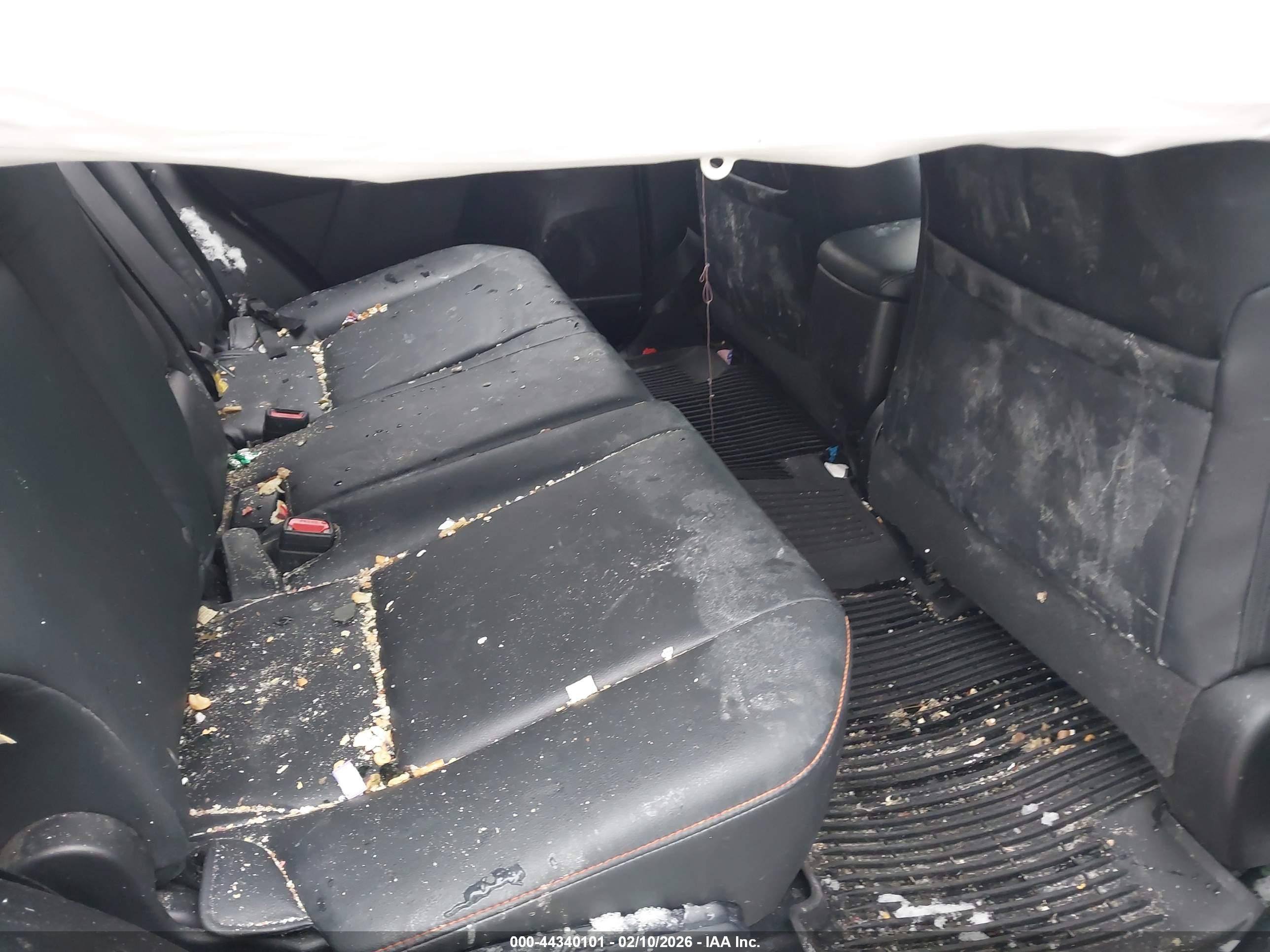 TOYOTA RAV4 image 8