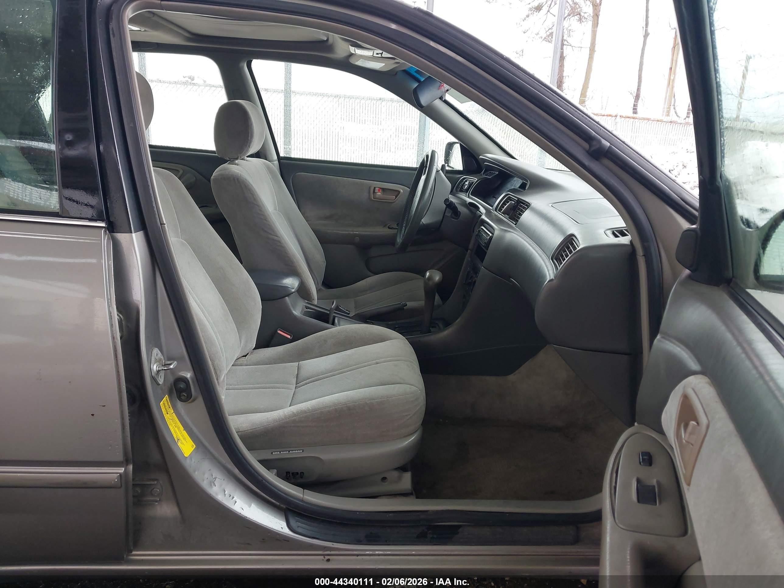 TOYOTA CAMRY image 5