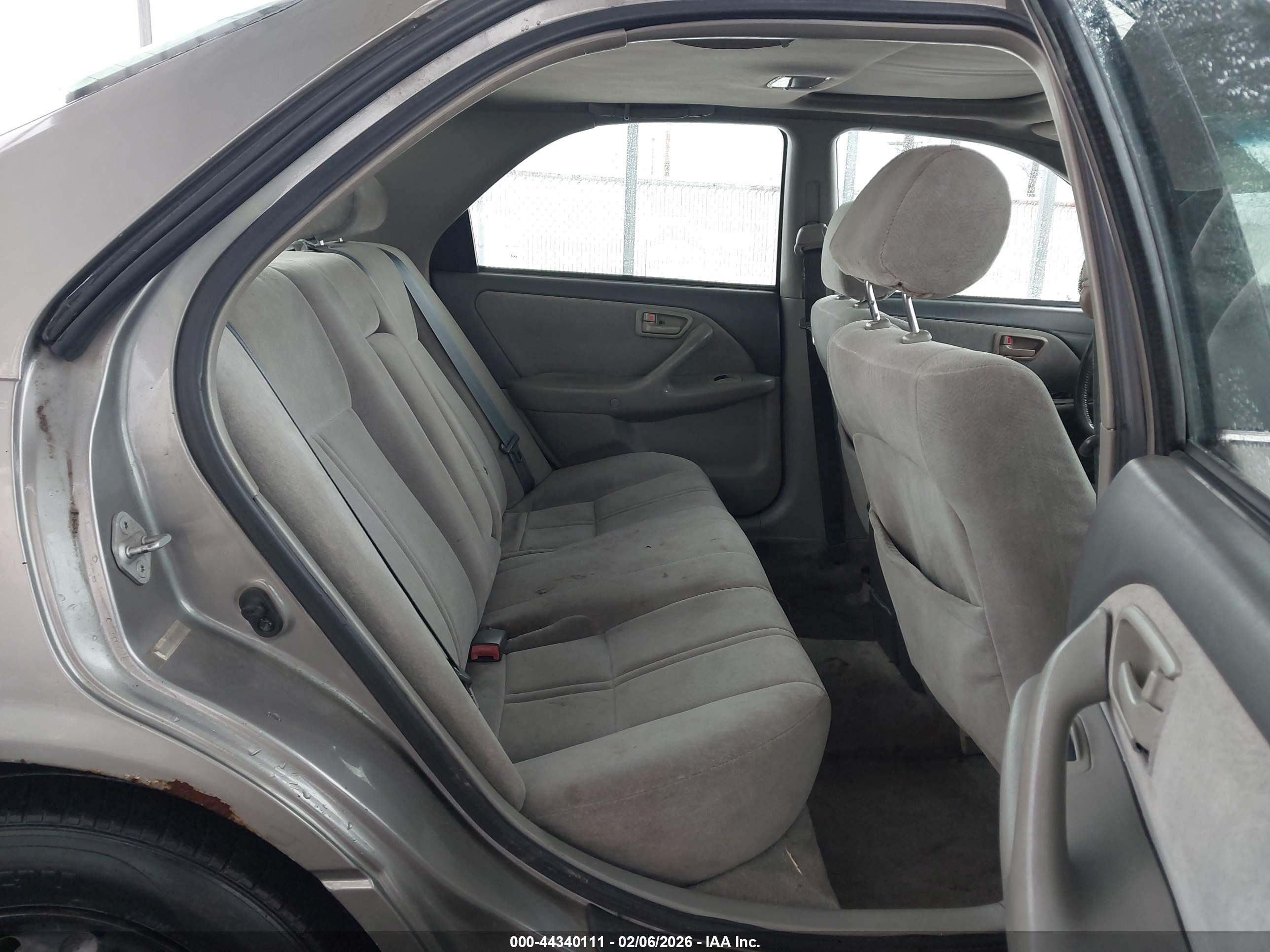 TOYOTA CAMRY image 8
