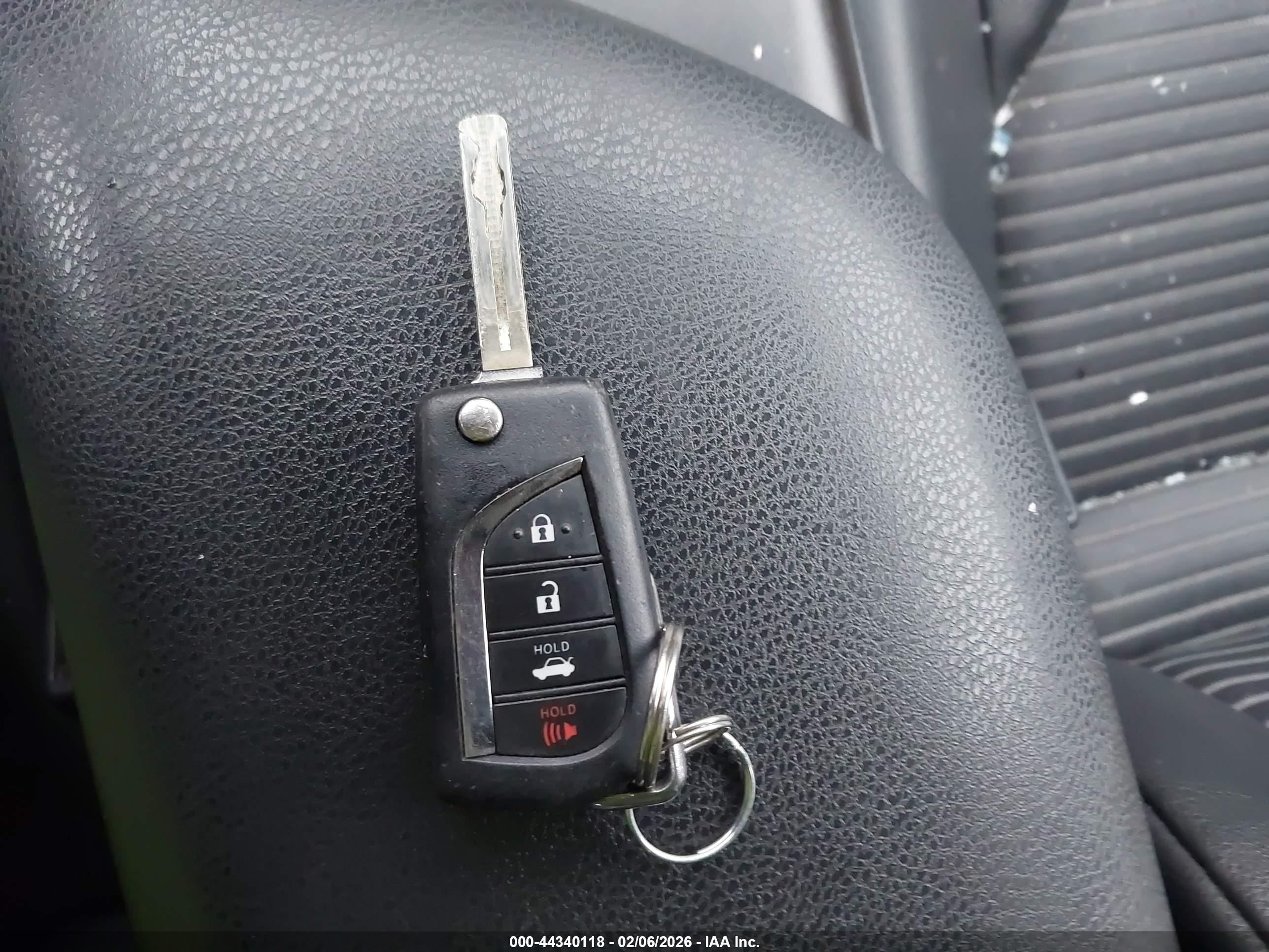TOYOTA CAMRY image 11
